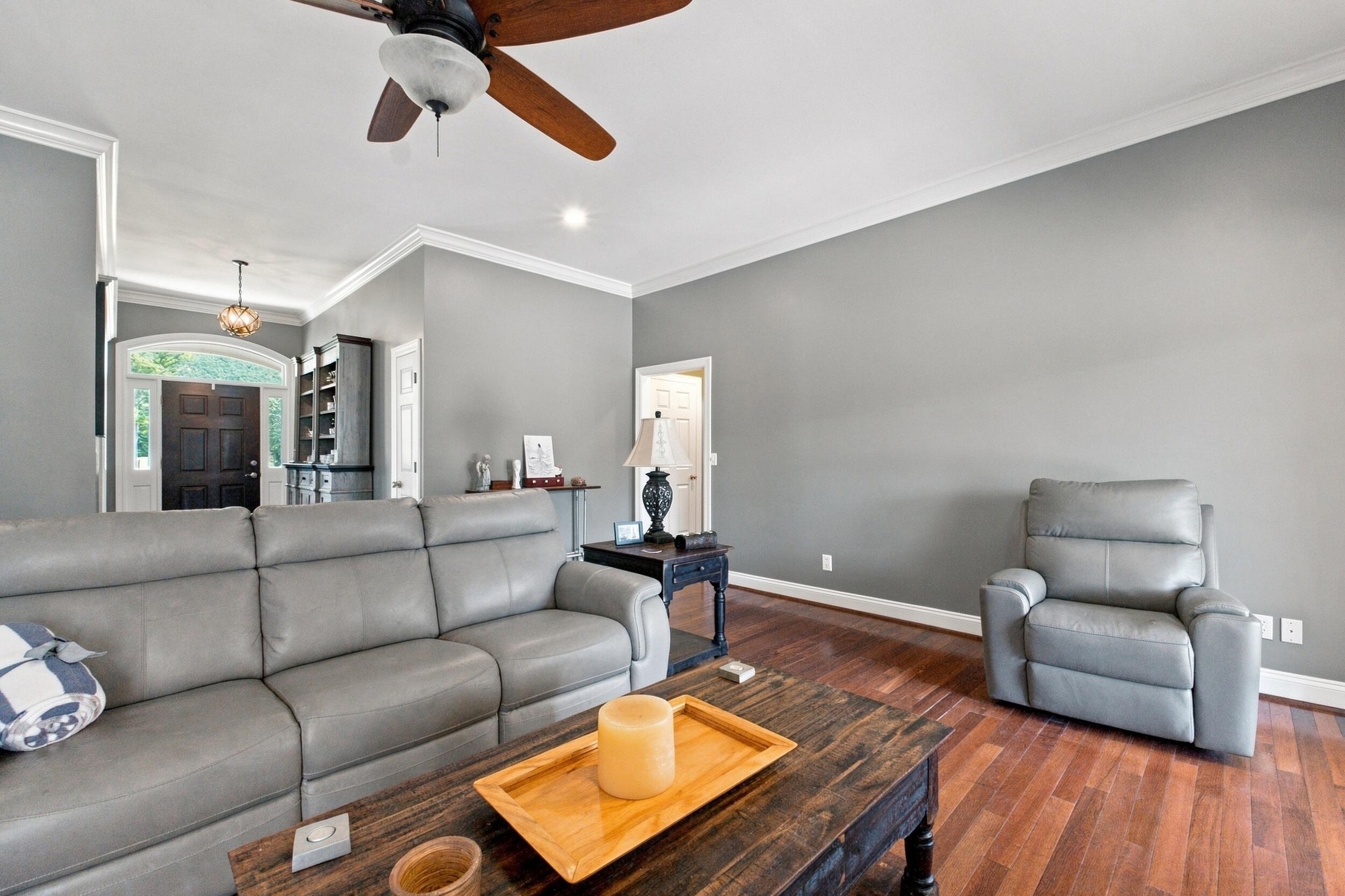 937 Creek Road Property Photo 12