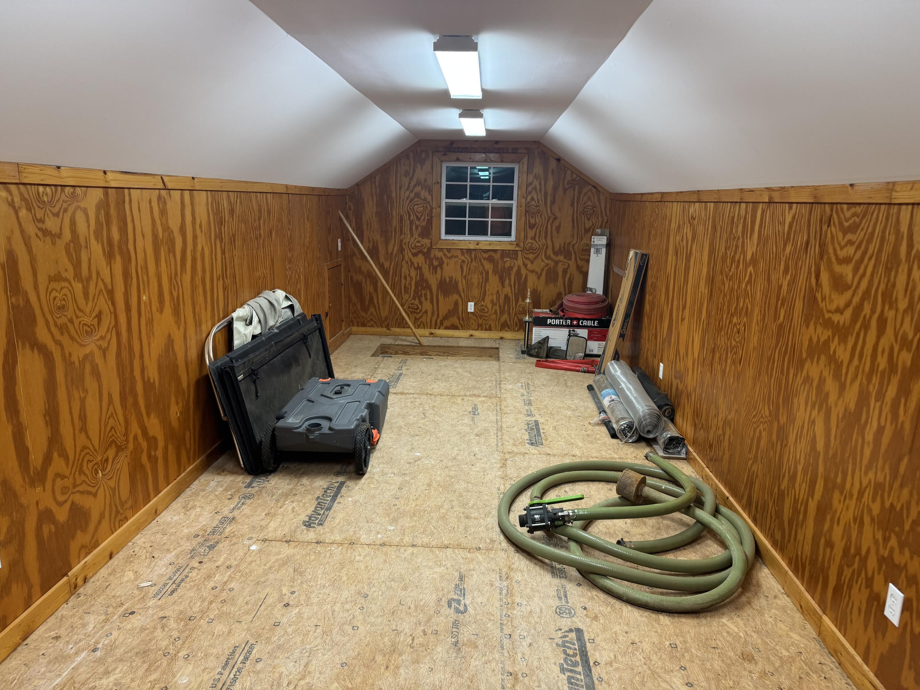 937 Creek Road Property Photo 36