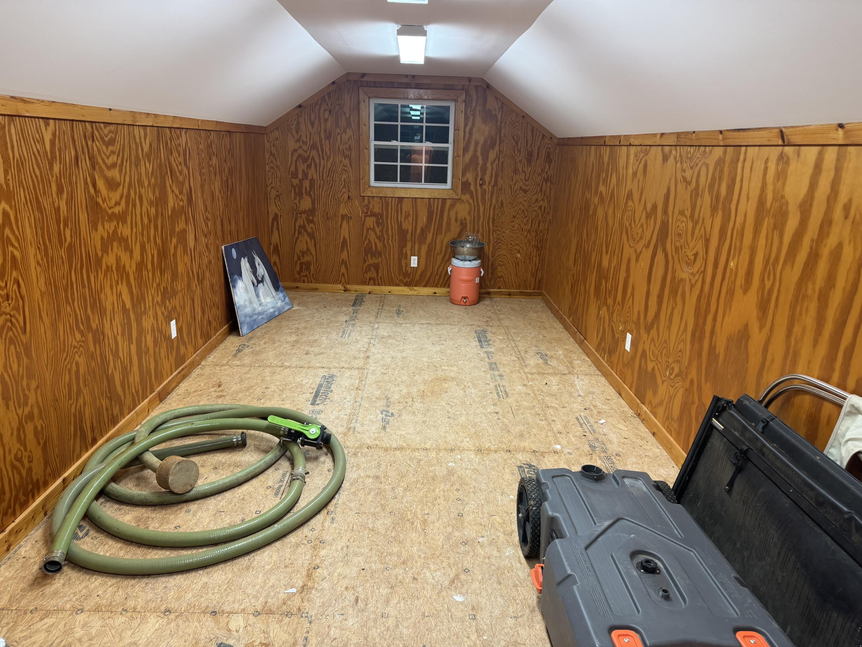 937 Creek Road Property Photo 37