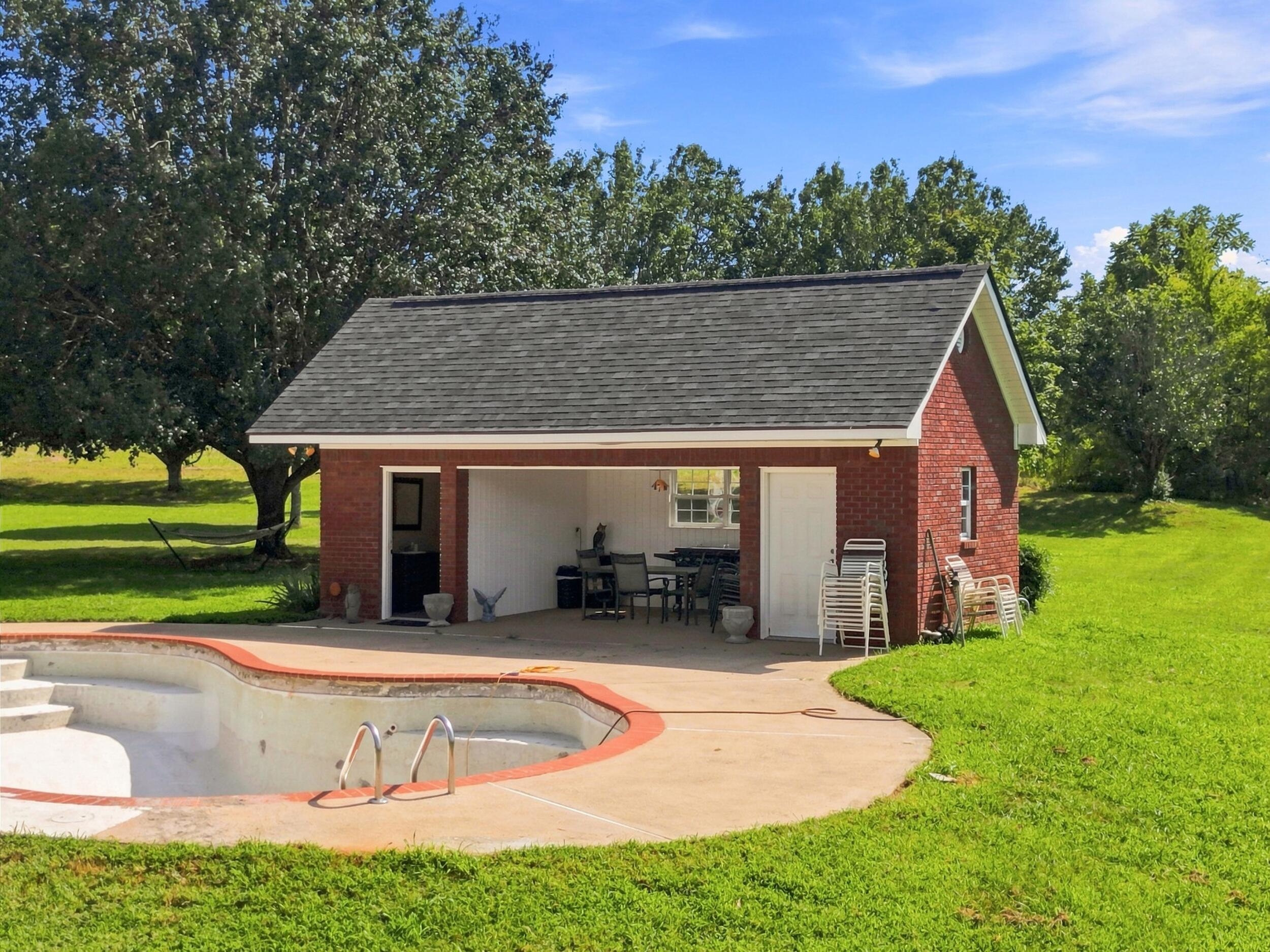 937 Creek Road Property Photo 40
