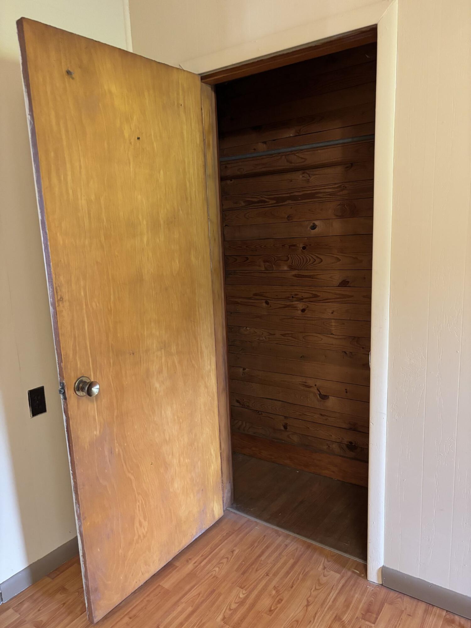 463 E Illinois Avenue Property Photo 14
