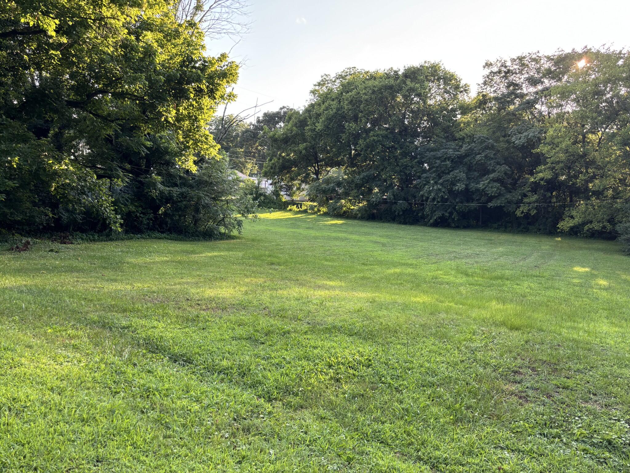 463 E Illinois Avenue Property Photo 18