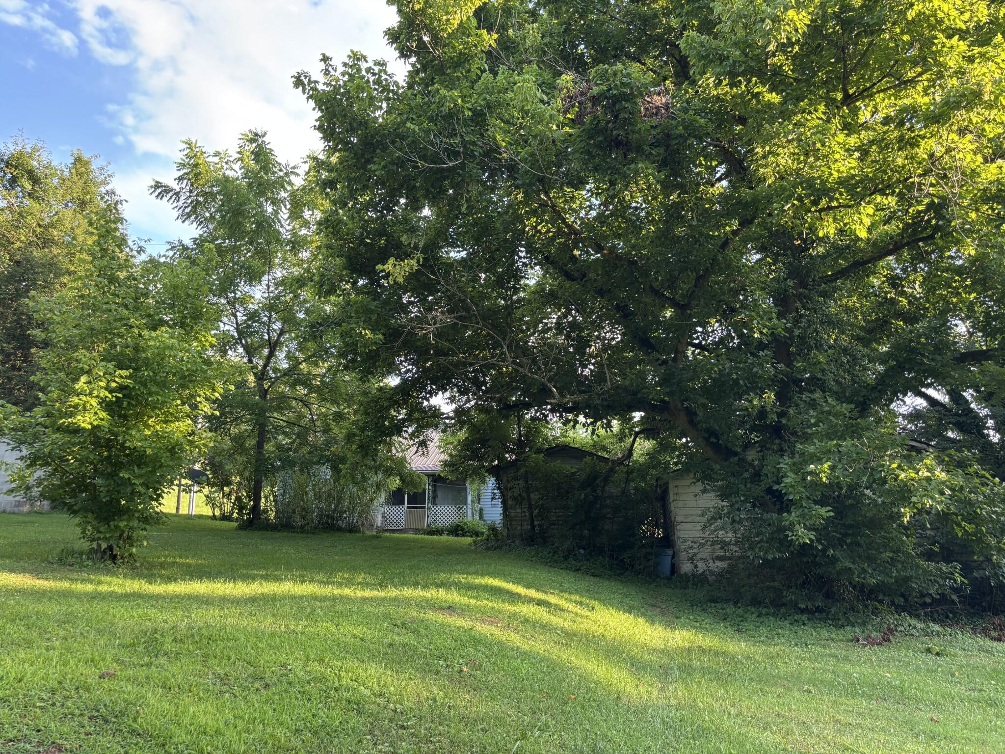 463 E Illinois Avenue Property Photo 19