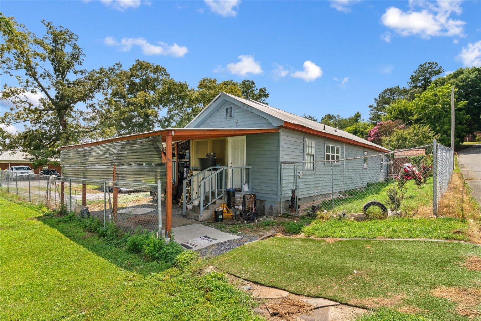 102 Glaze Drive Property Photo 5