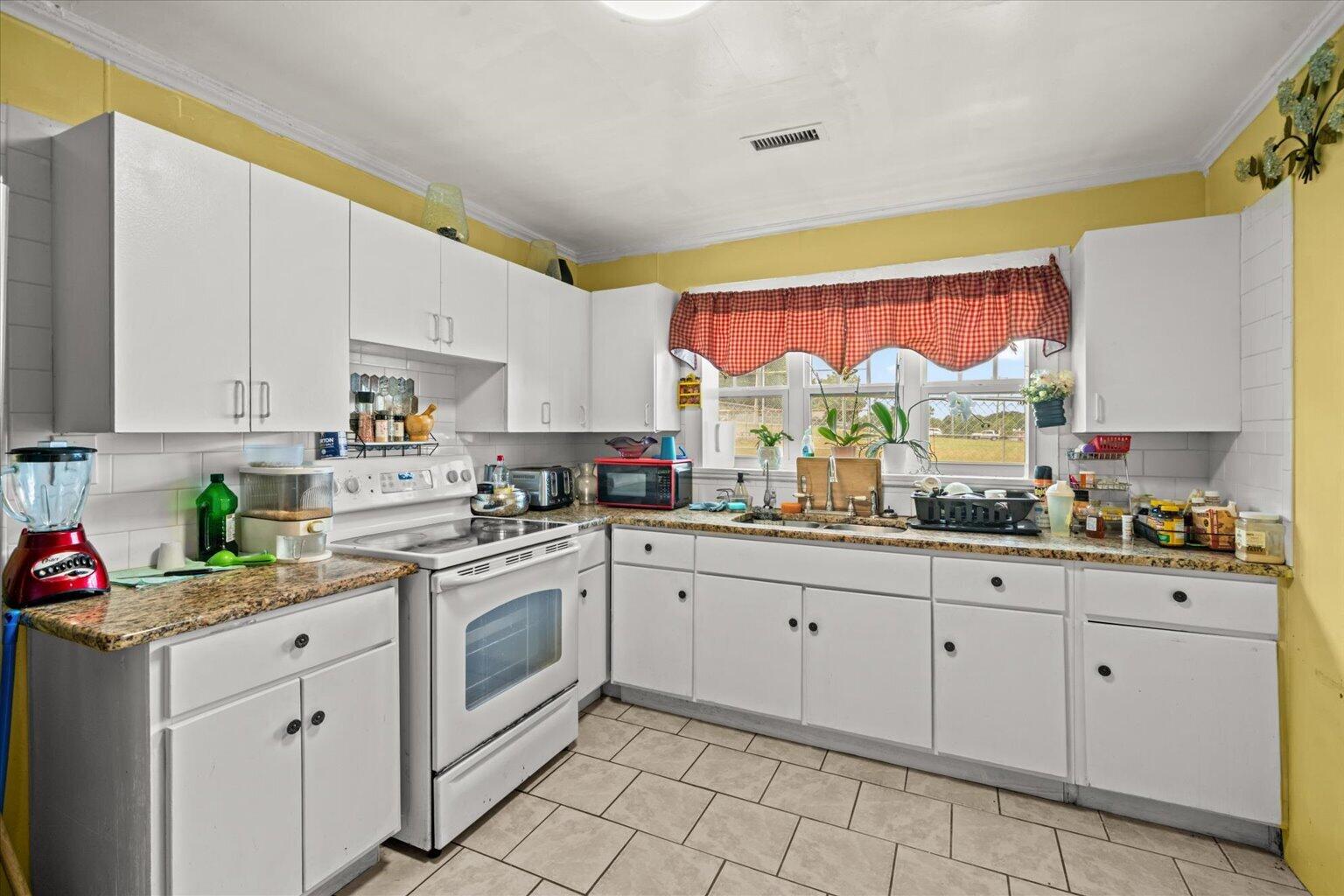 102 Glaze Drive Property Photo 14