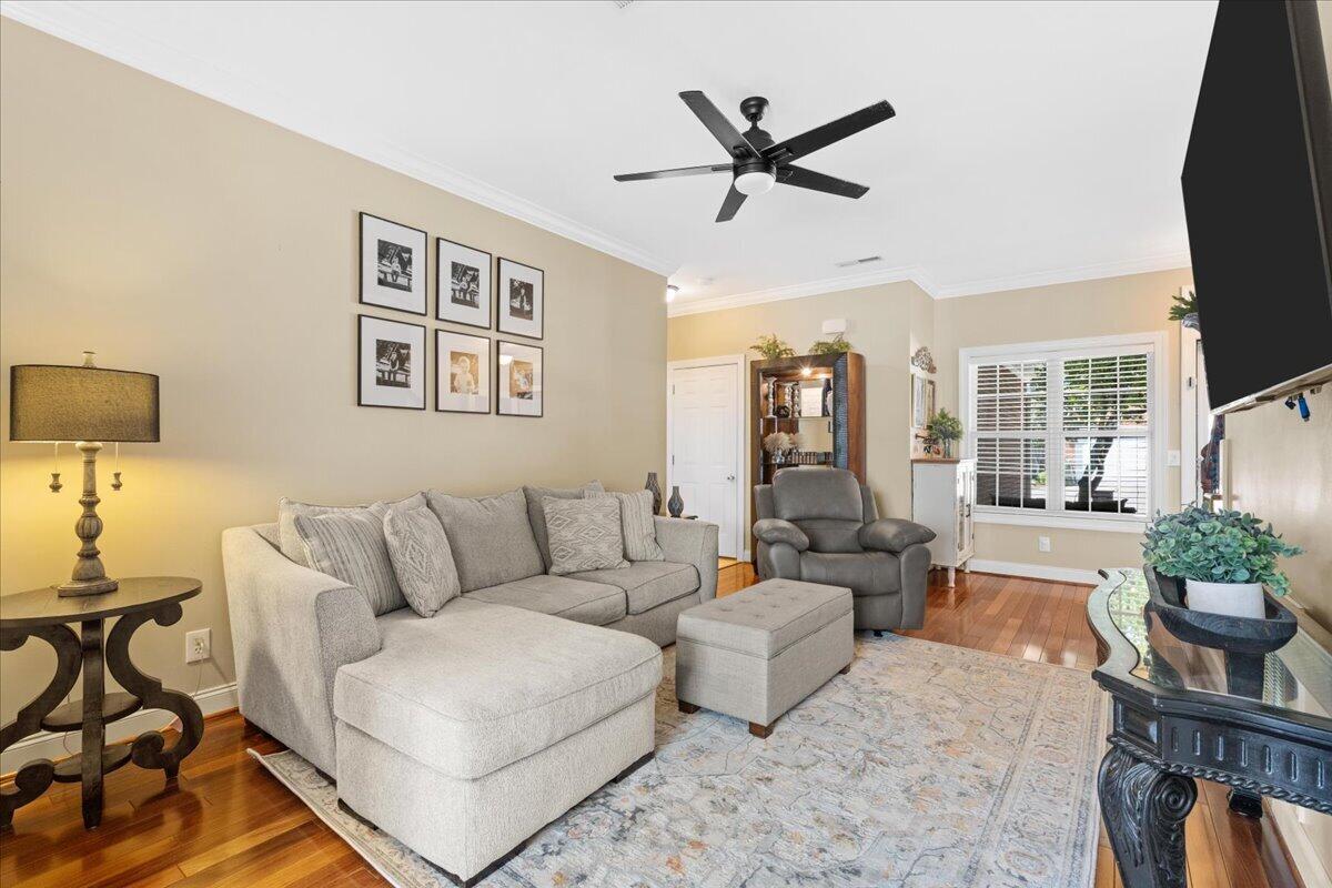 1507 Calloway Drive Property Photo 4