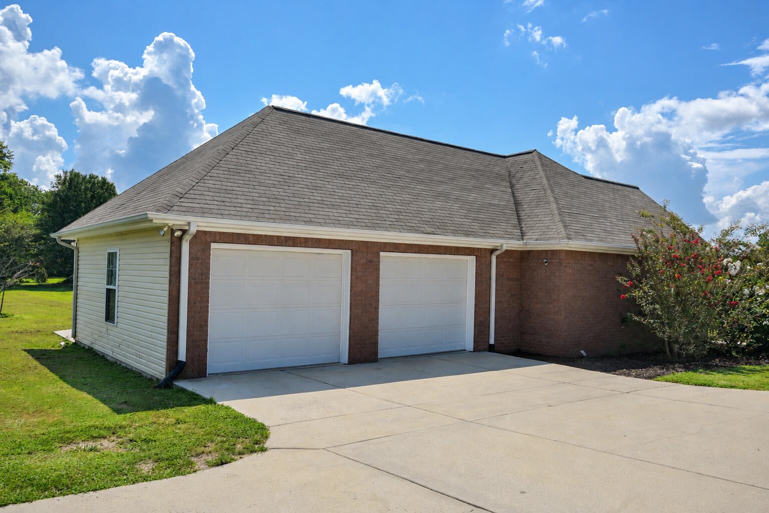 586 Sunset Drive Property Photo 41