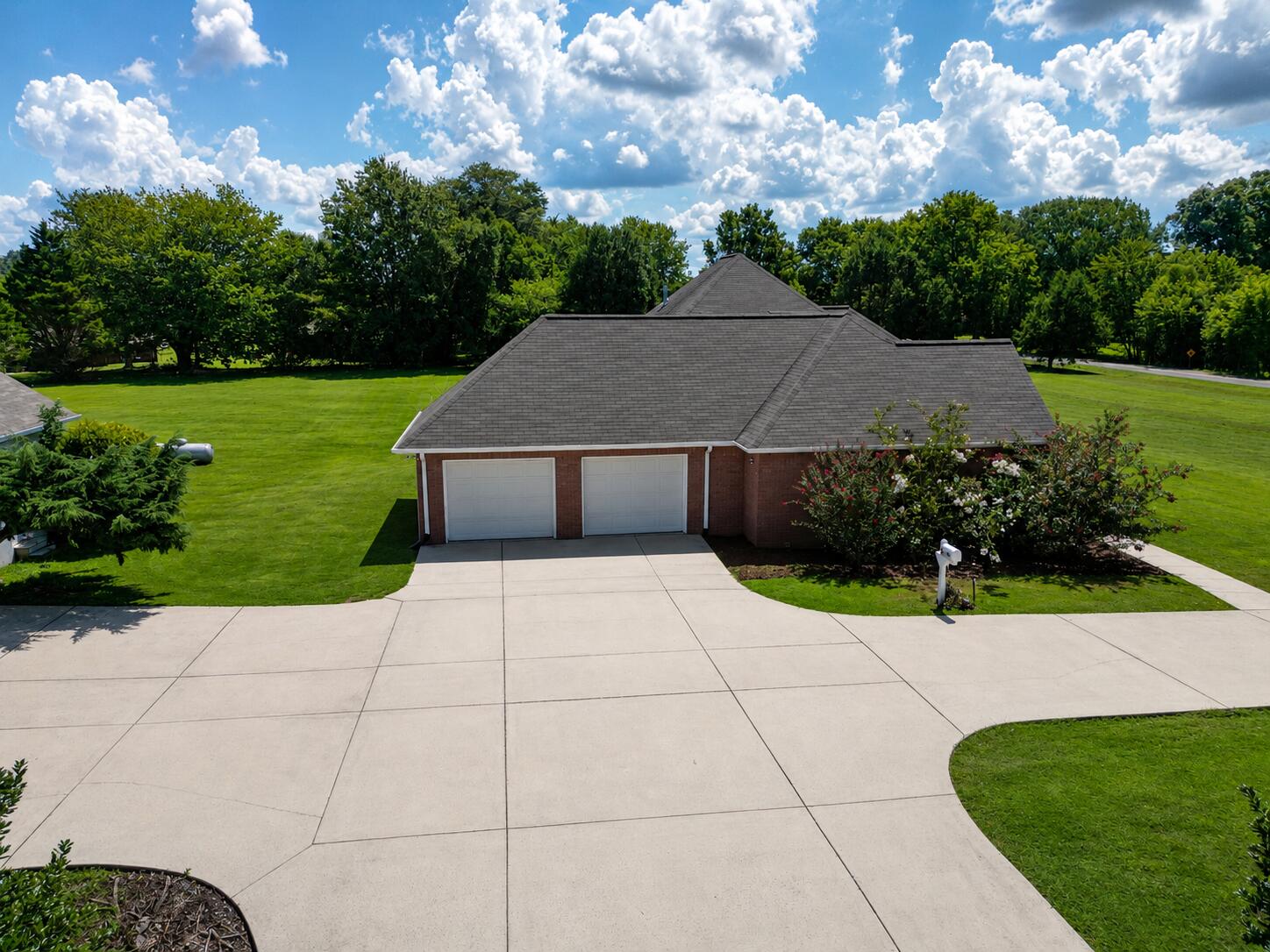 586 Sunset Drive Property Photo 46