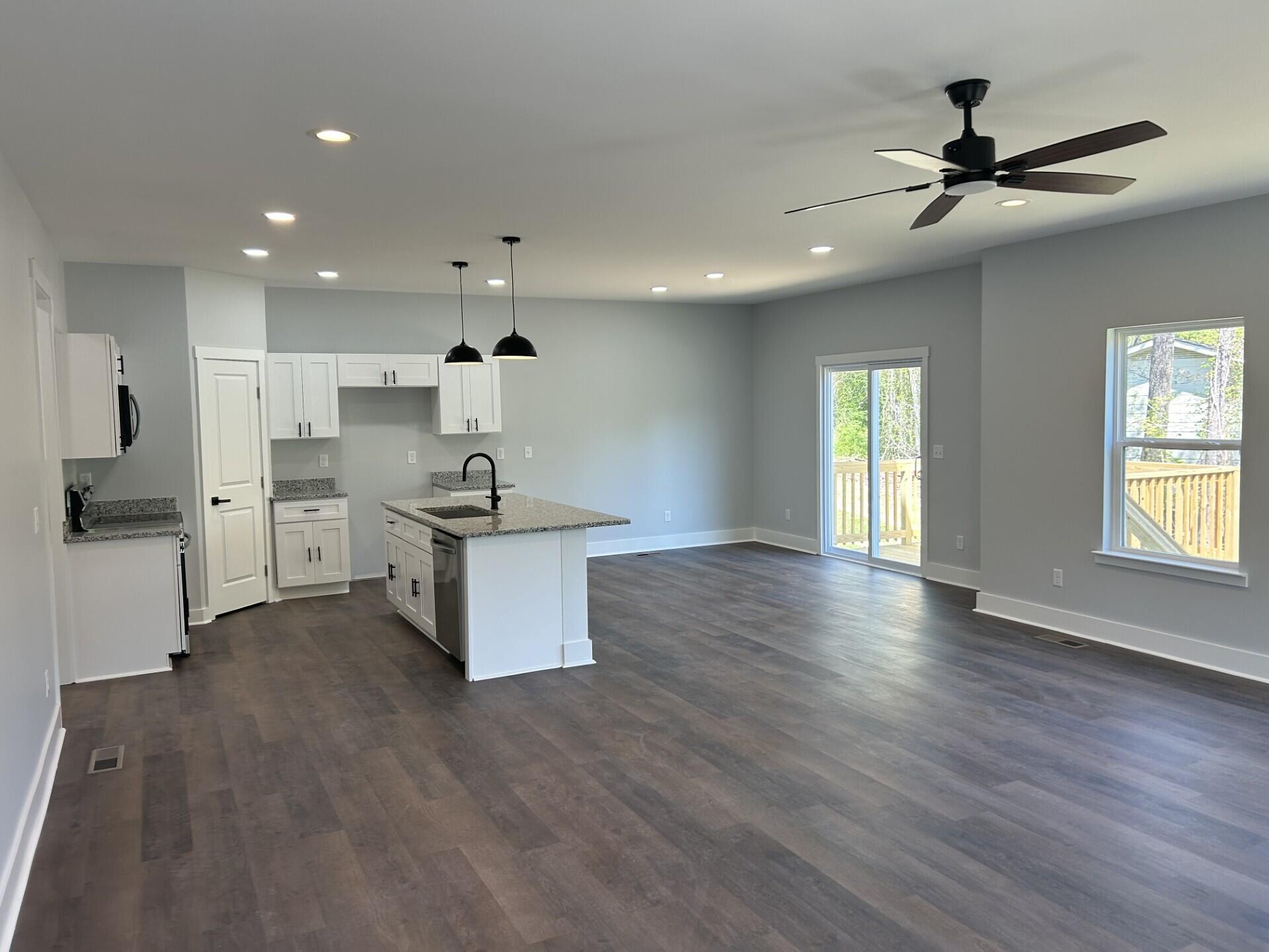 539 Tree Top Lane Property Photo 5