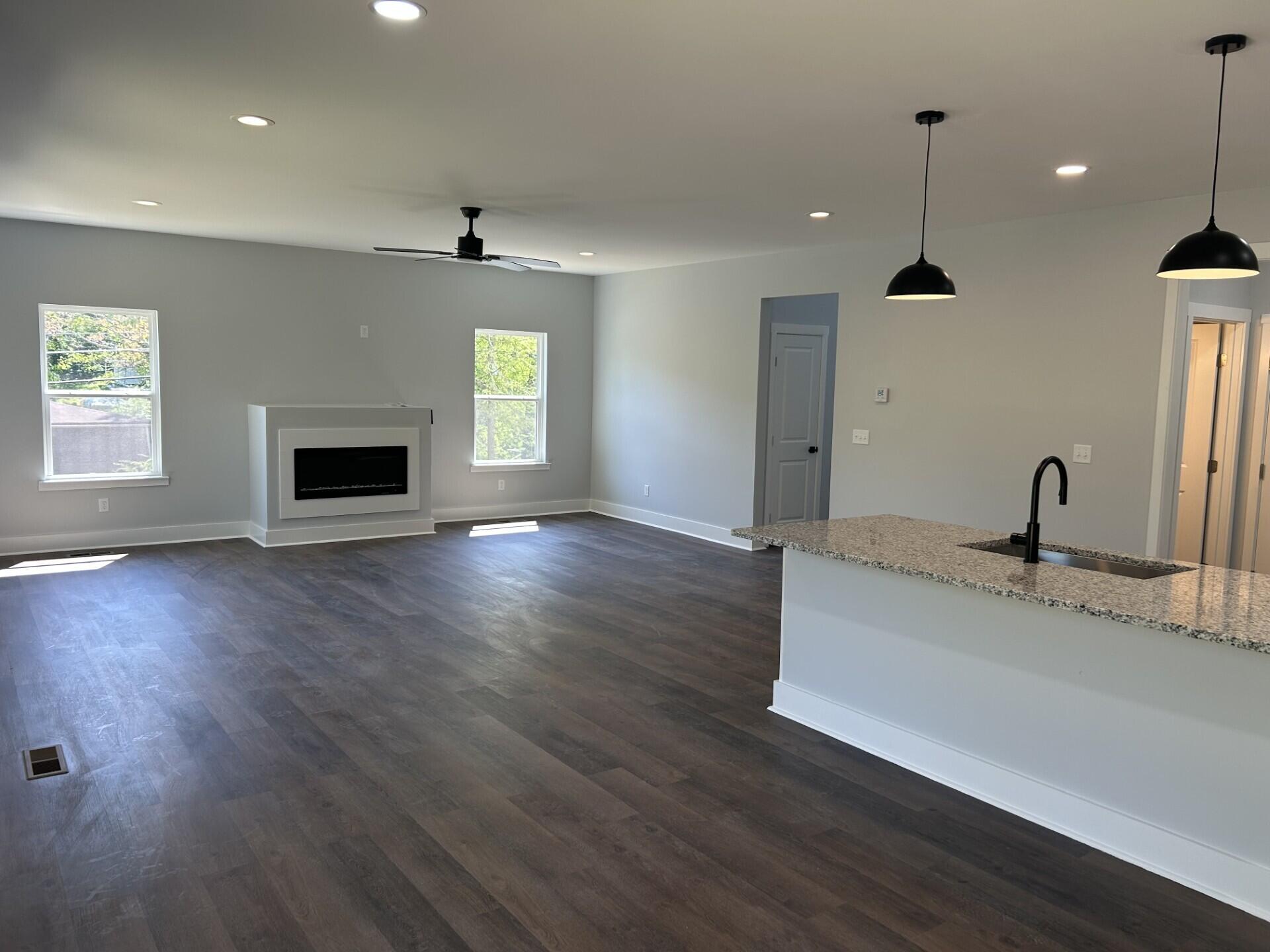 539 Tree Top Lane Property Photo 6