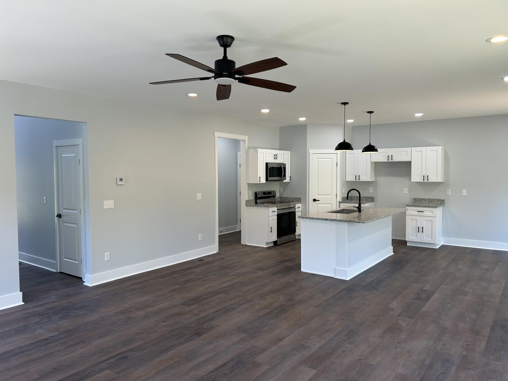 539 Tree Top Lane Property Photo 9