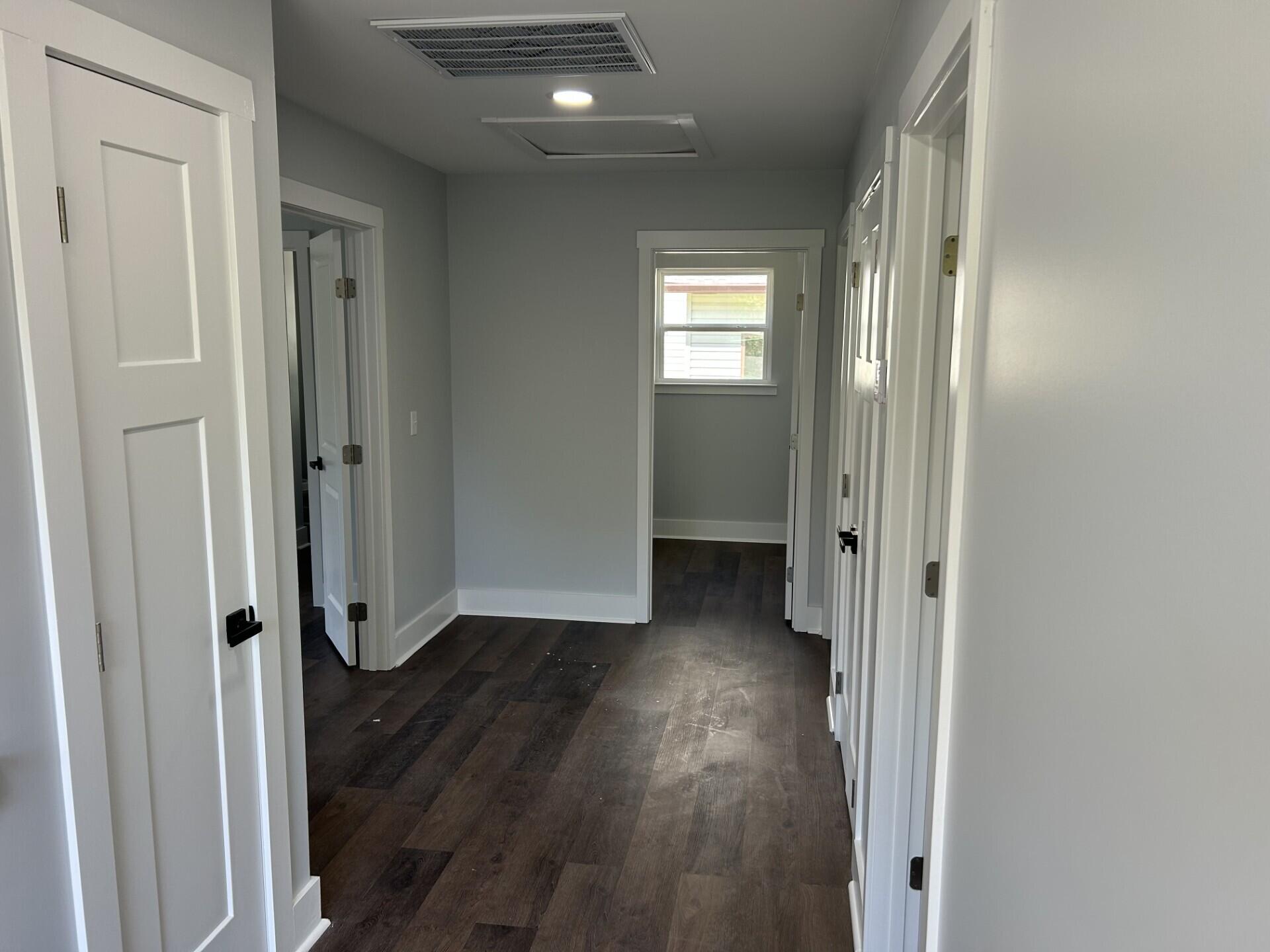 539 Tree Top Lane Property Photo 11