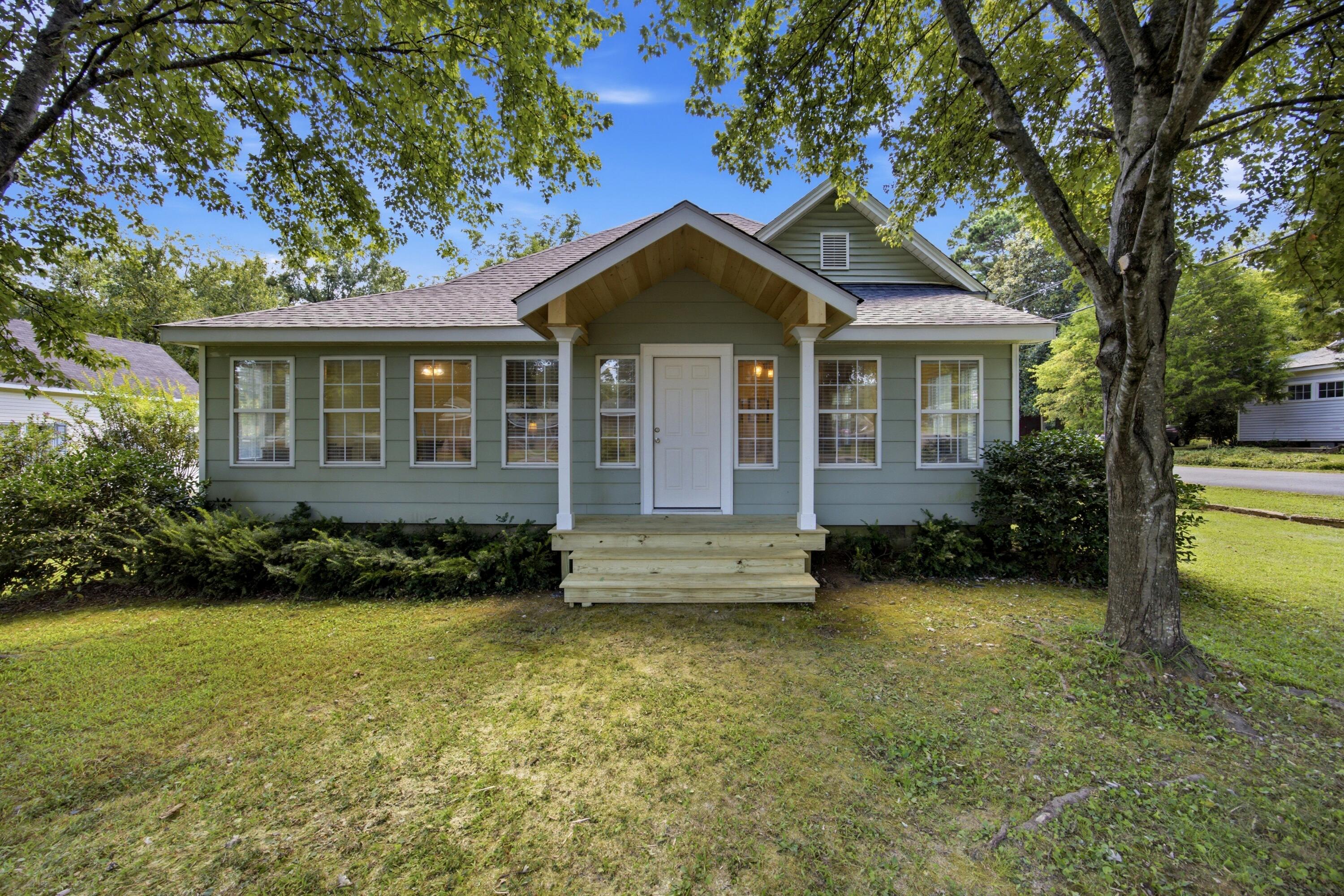 302 E Villanow Street Property Photo 1