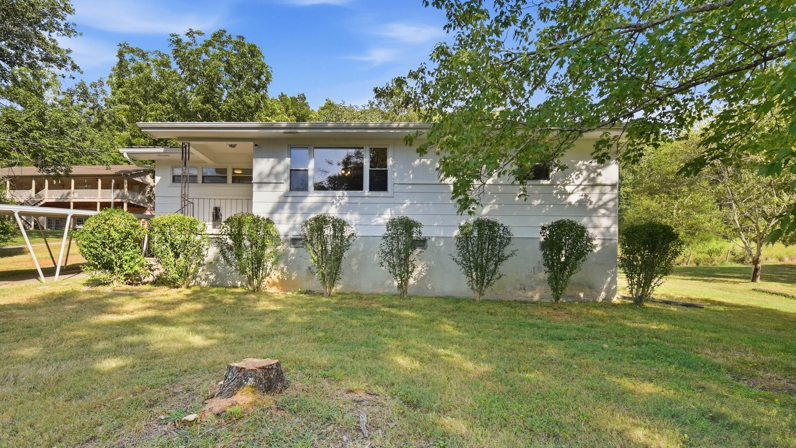 1216 Browns Ferry Road Property Photo 1