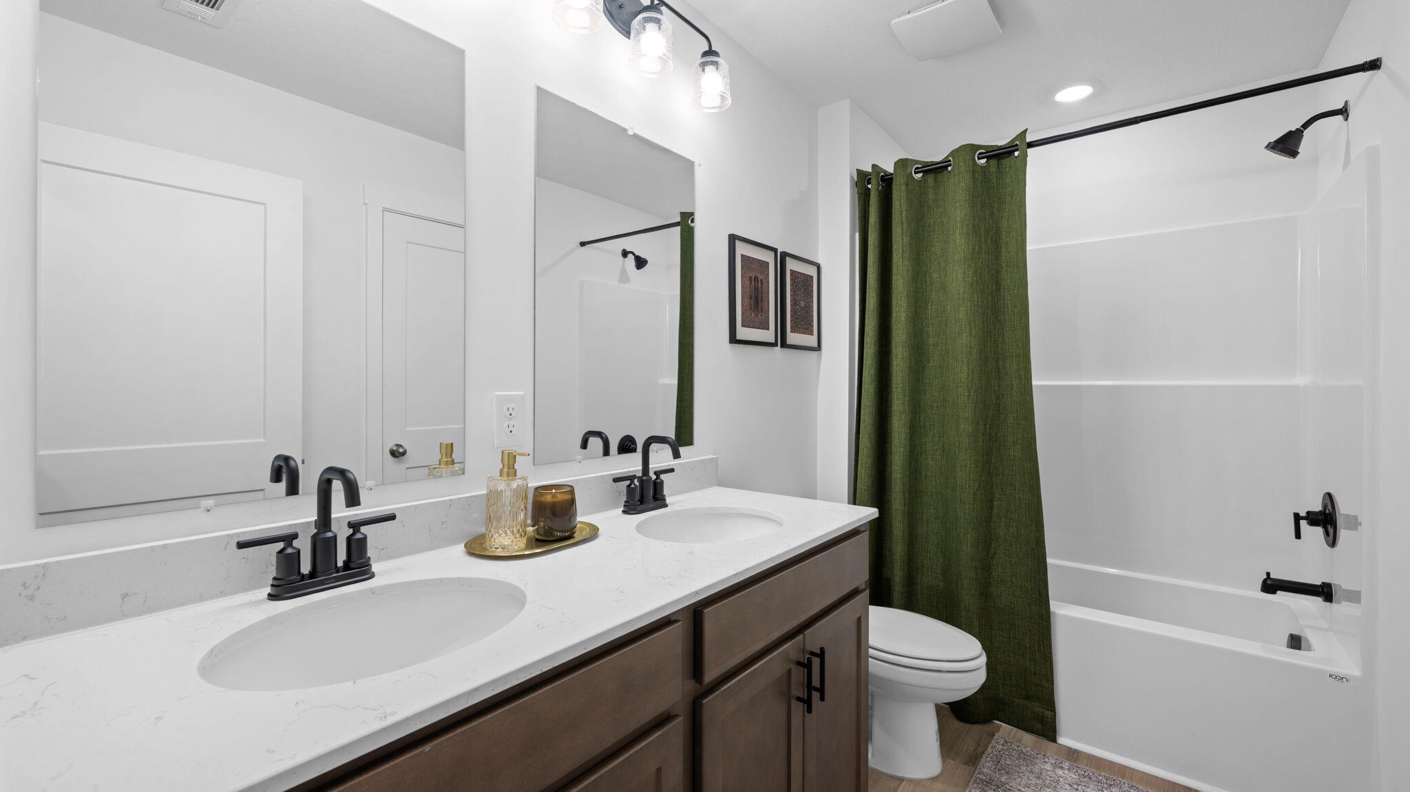 171 Graham Ave Property Photo 29