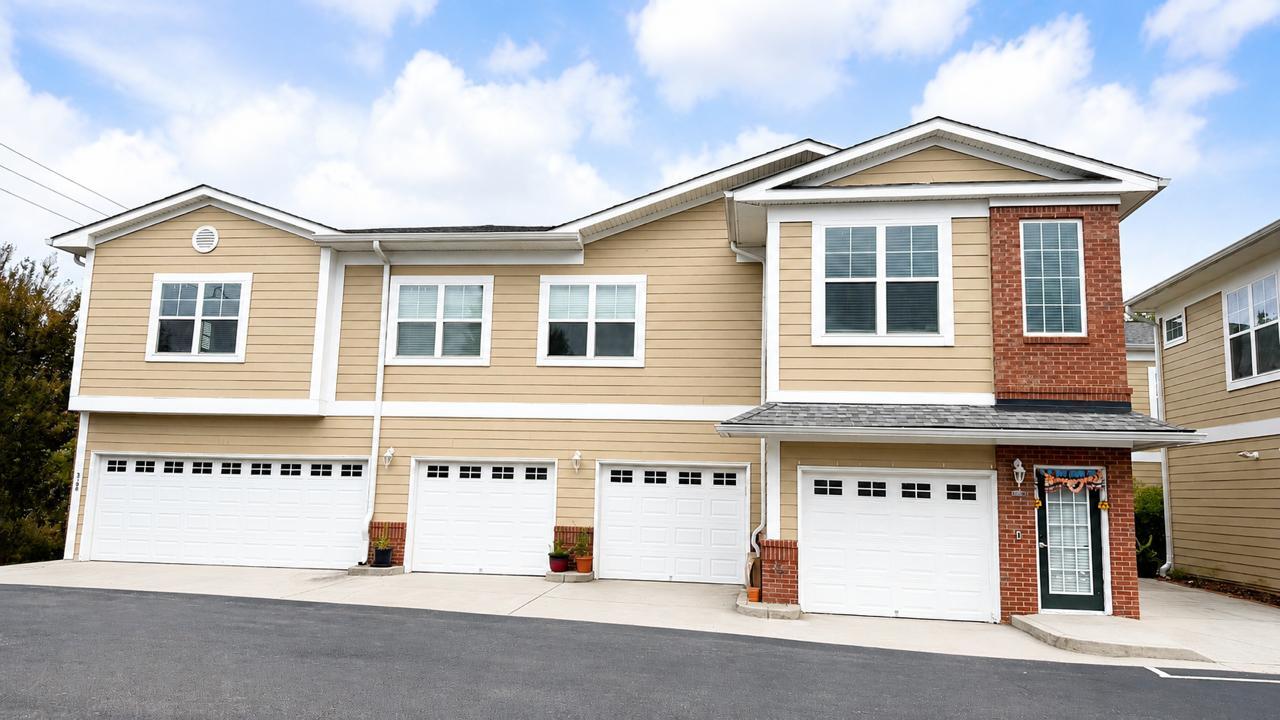 3201 Regency Court Property Photo 1