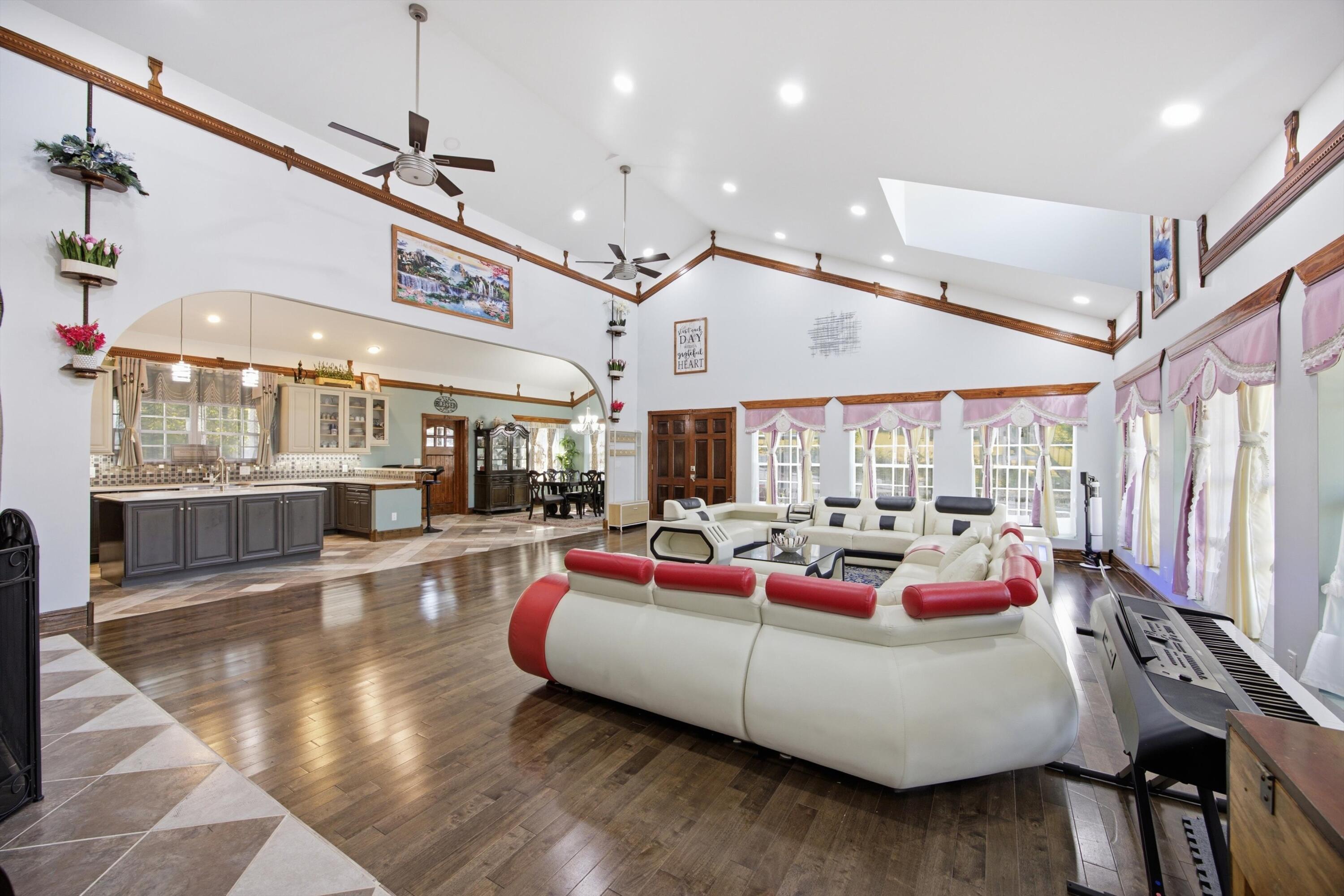 1541791 Property Photo 12