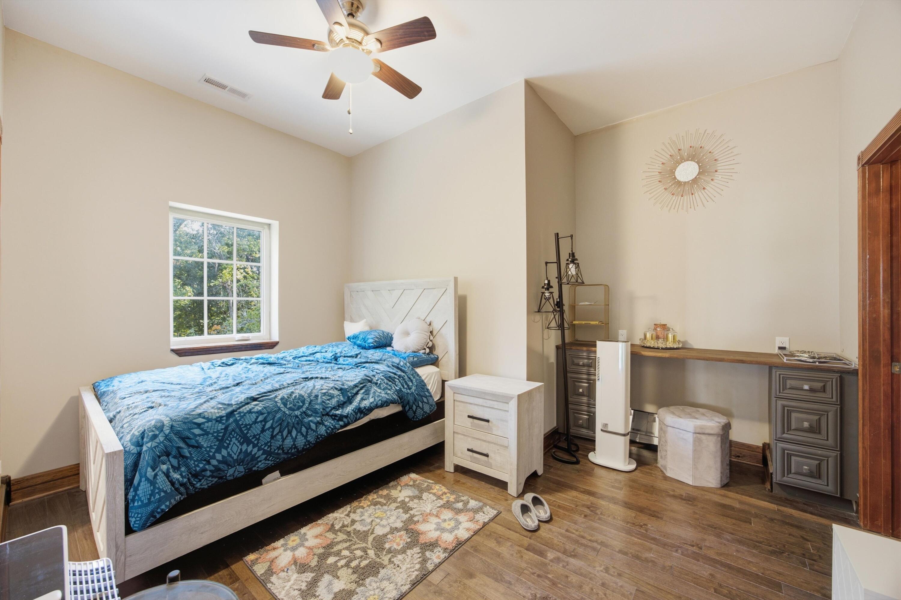1541791 Property Photo 30