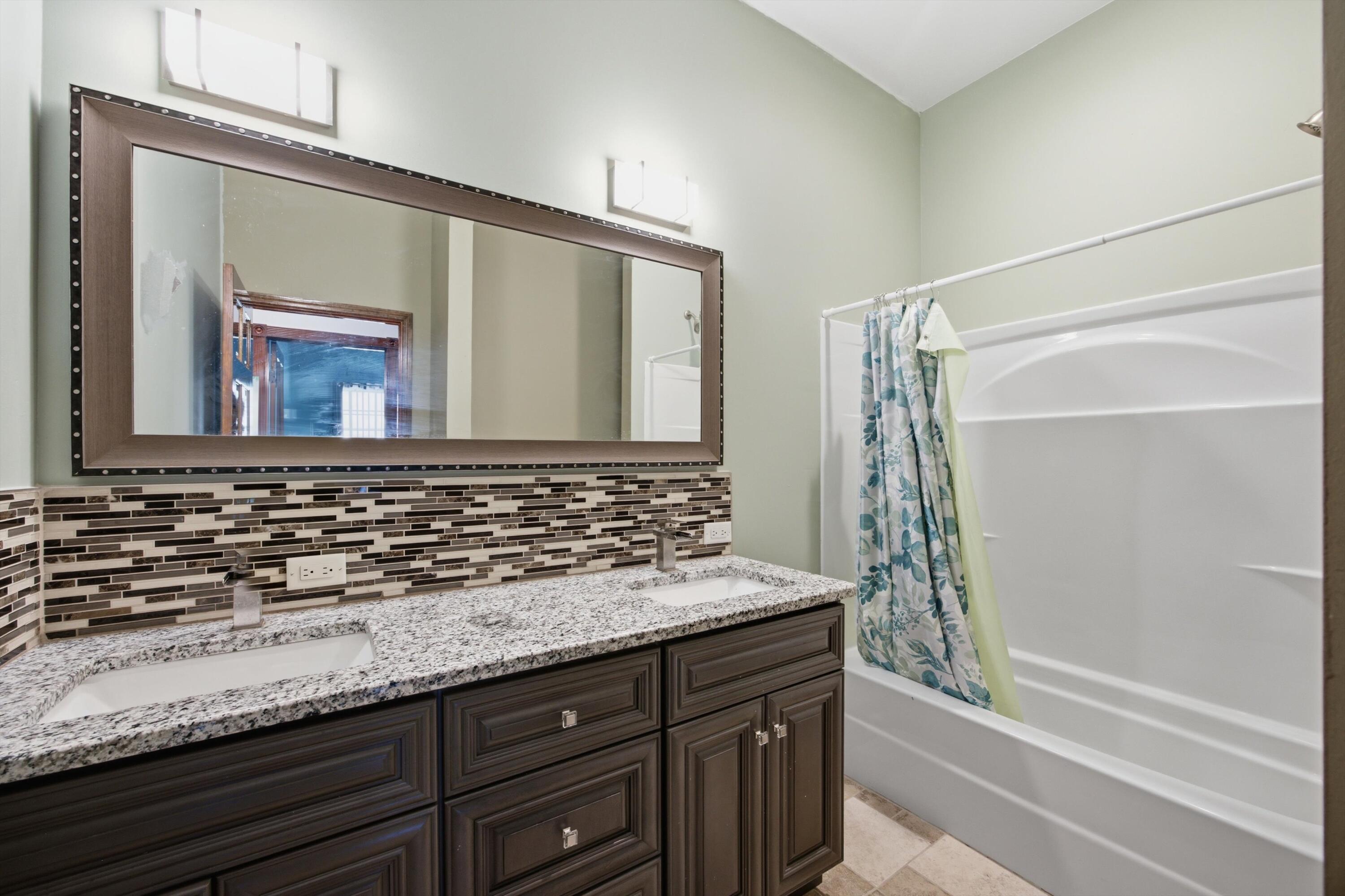 1541791 Property Photo 32