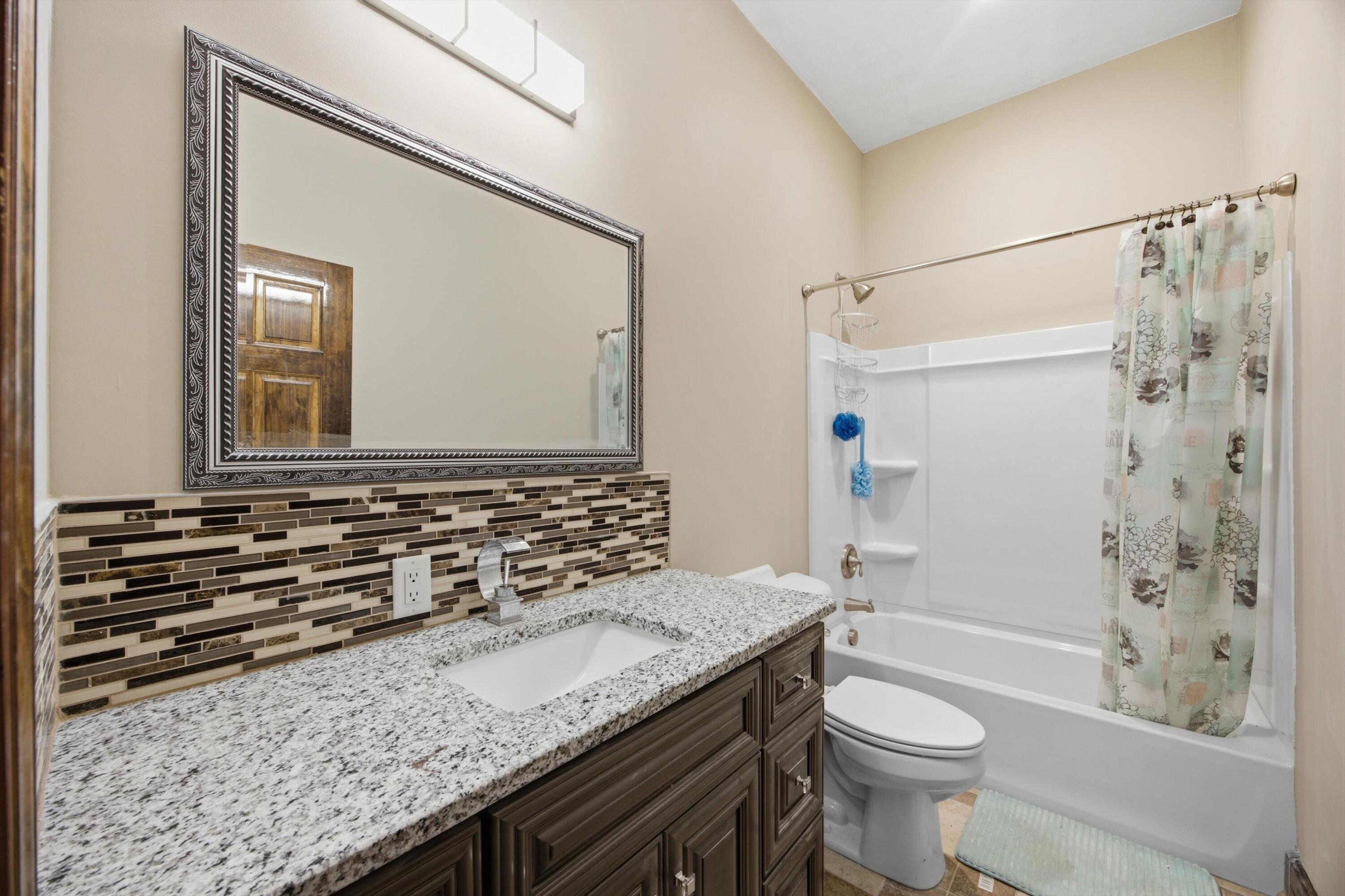 1541791 Property Photo 33