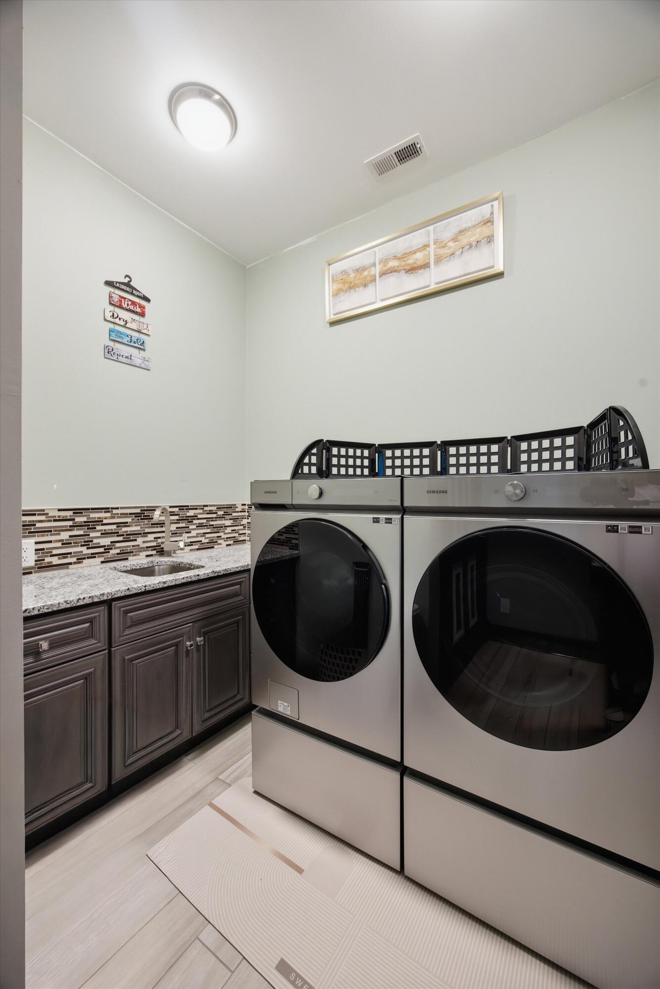 1541791 Property Photo 39