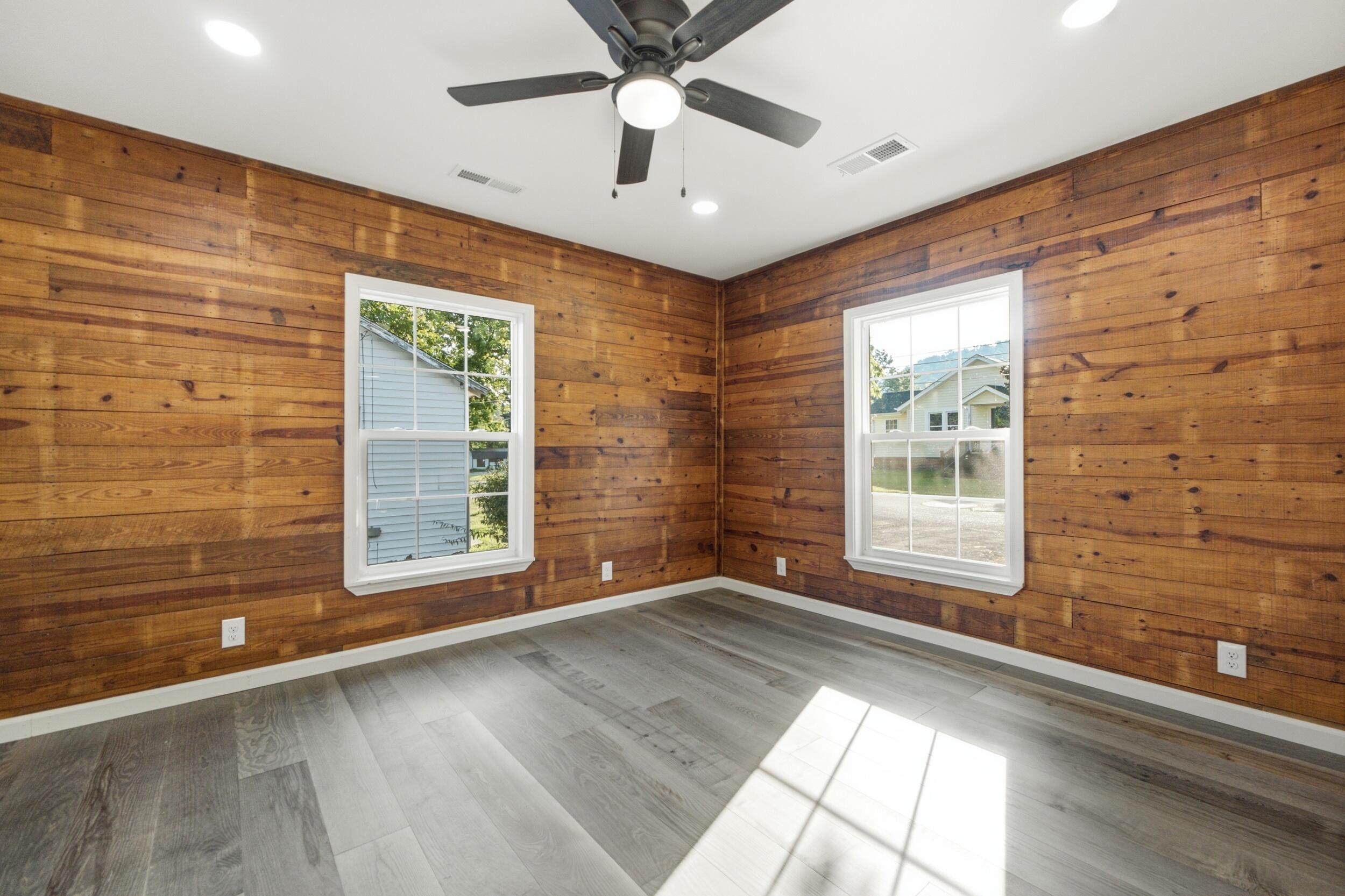 5709 High Street Property Photo 5