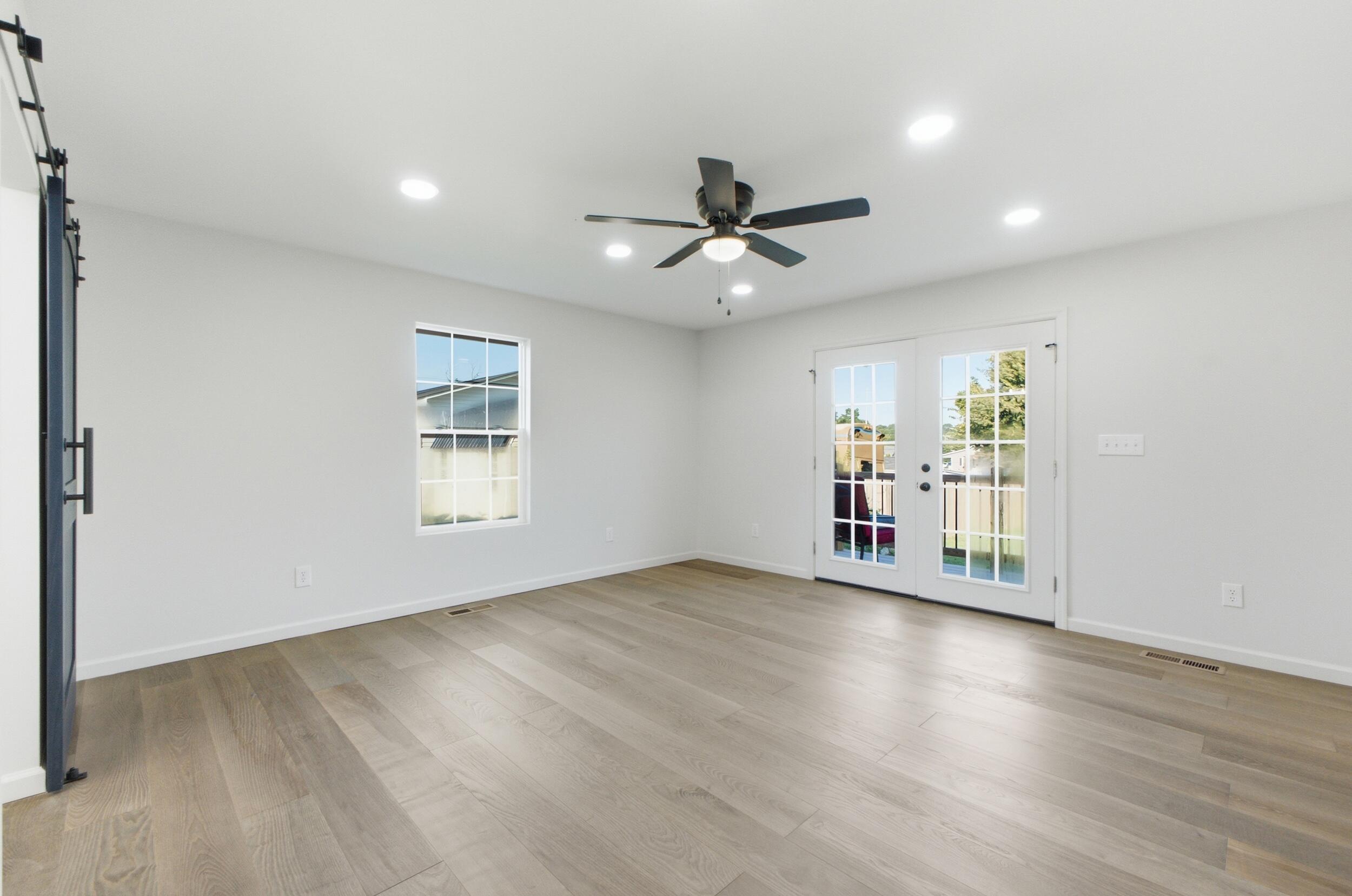 5709 High Street Property Photo 15