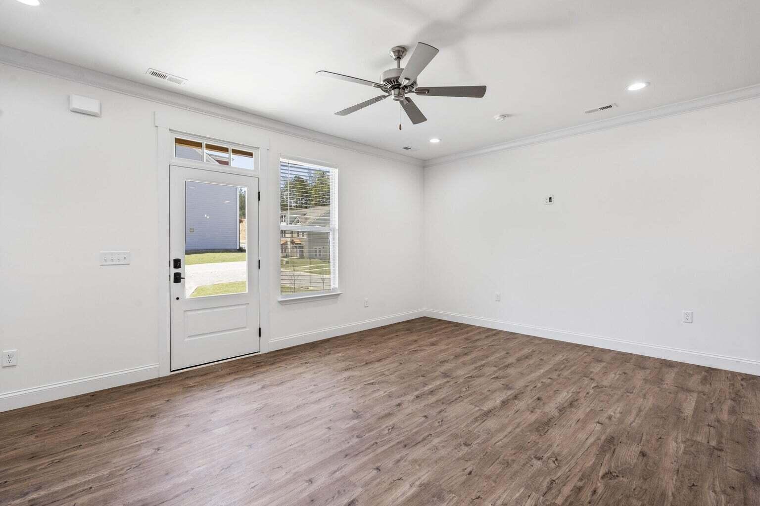 1911 Property Photo 25