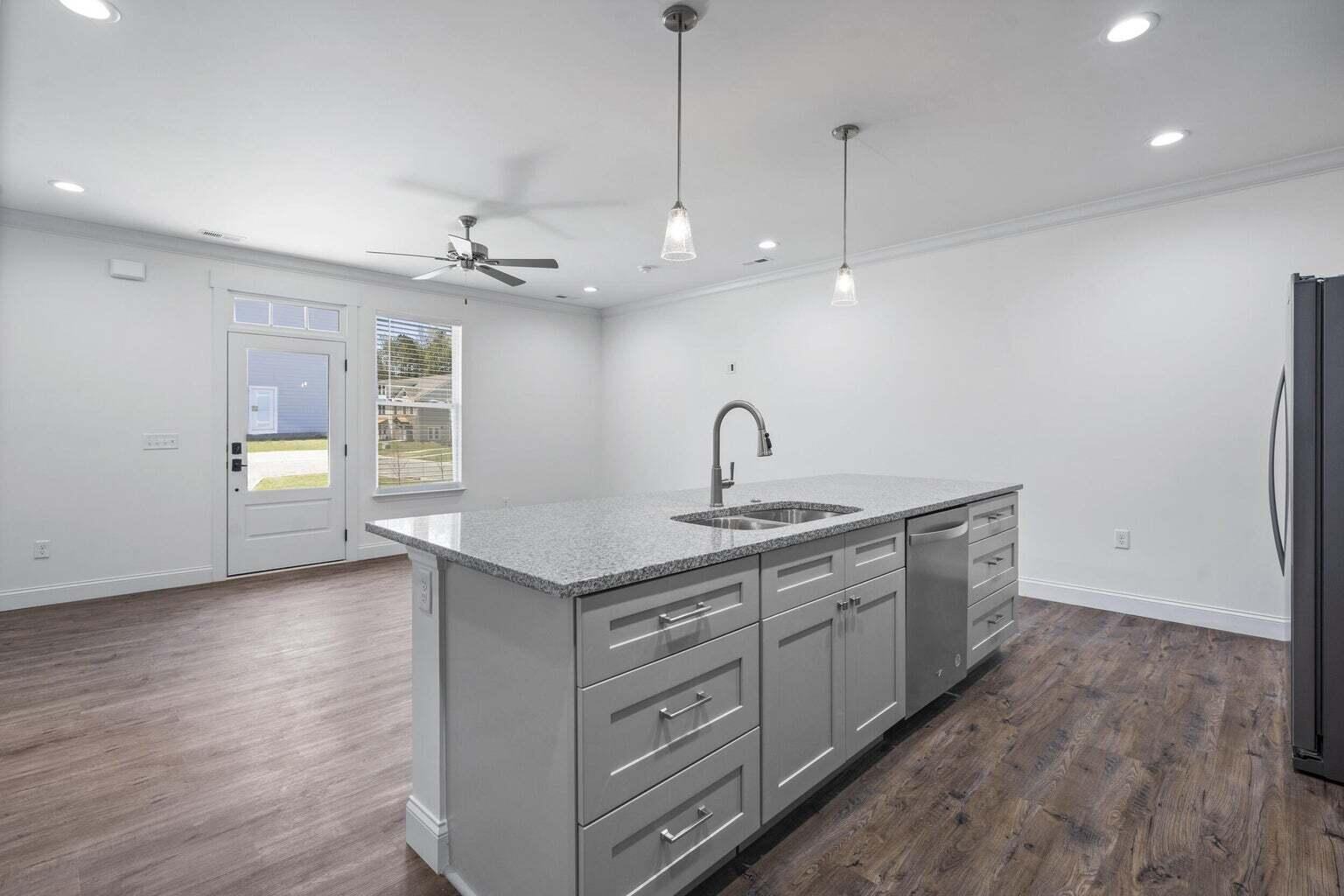 1911 Property Photo 29