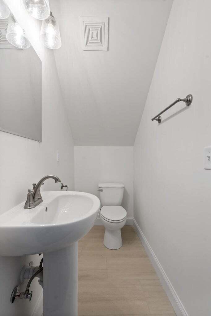 1911 Property Photo 33