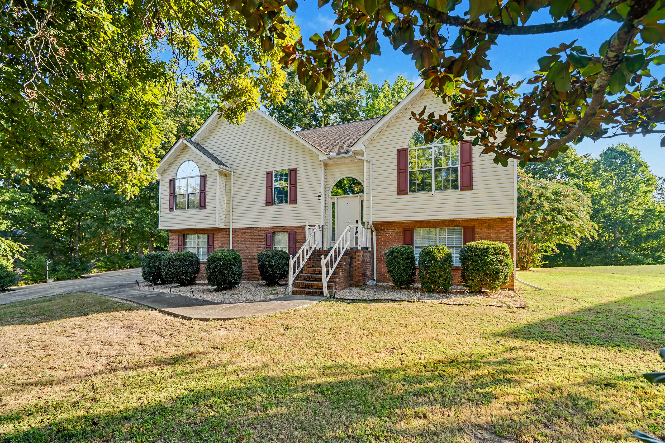 625 Mount View Drive Property Photo 1