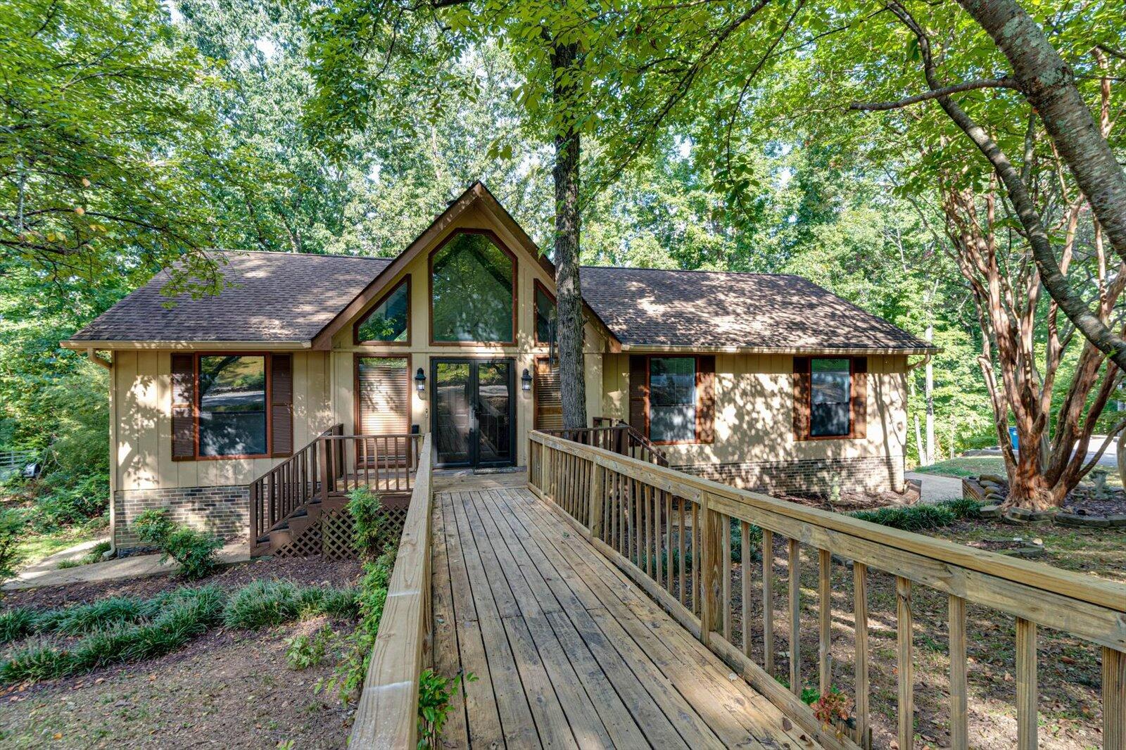 6822 Hampton Wood Circle Property Photo 1