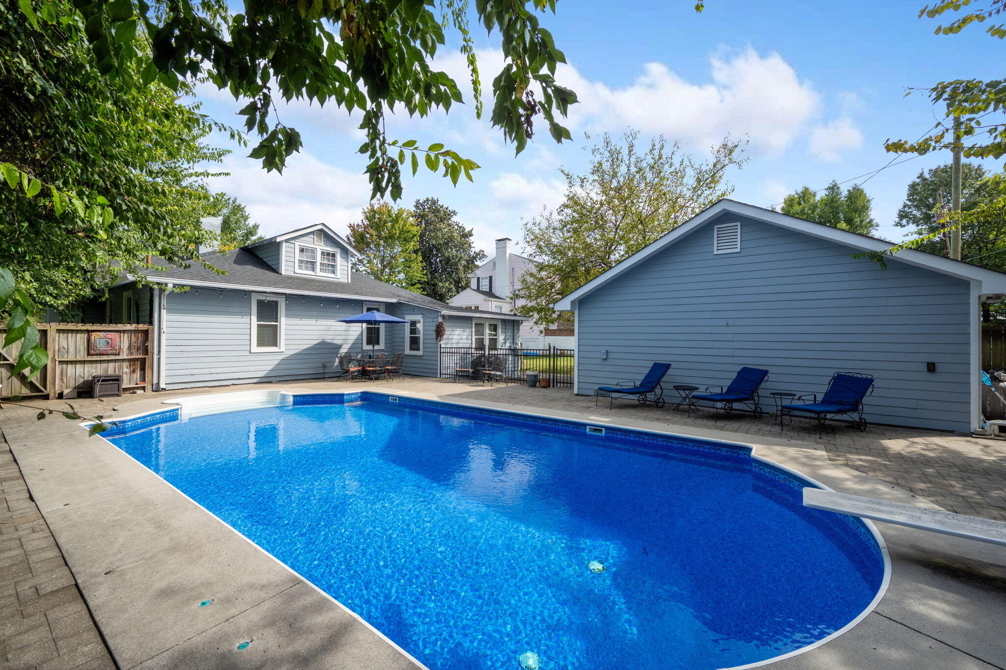 211 Brookfield Avenue Property Photo 1