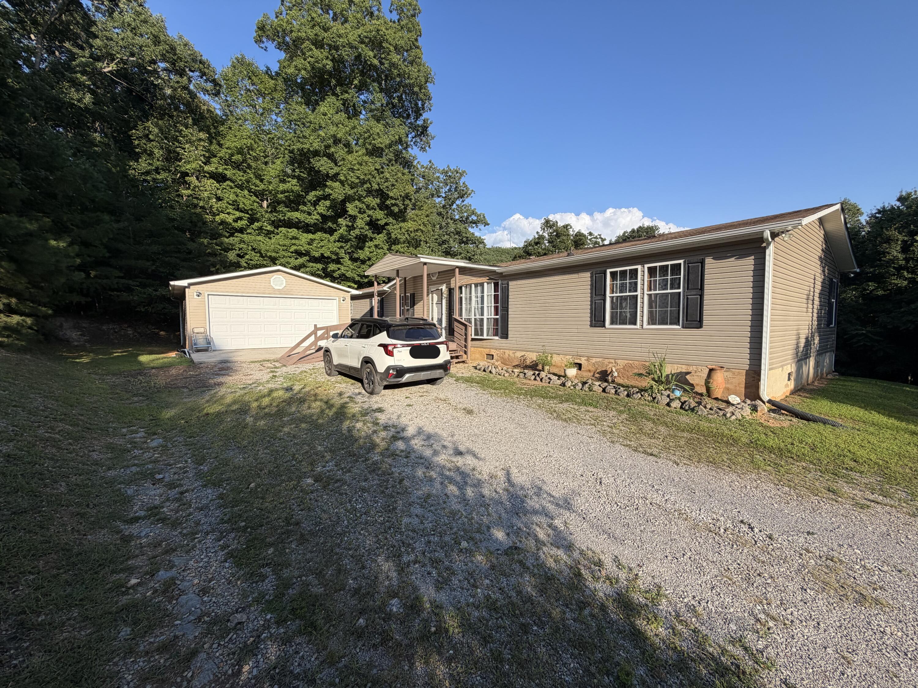 7600 Hunters Ridge Way Property Photo 1