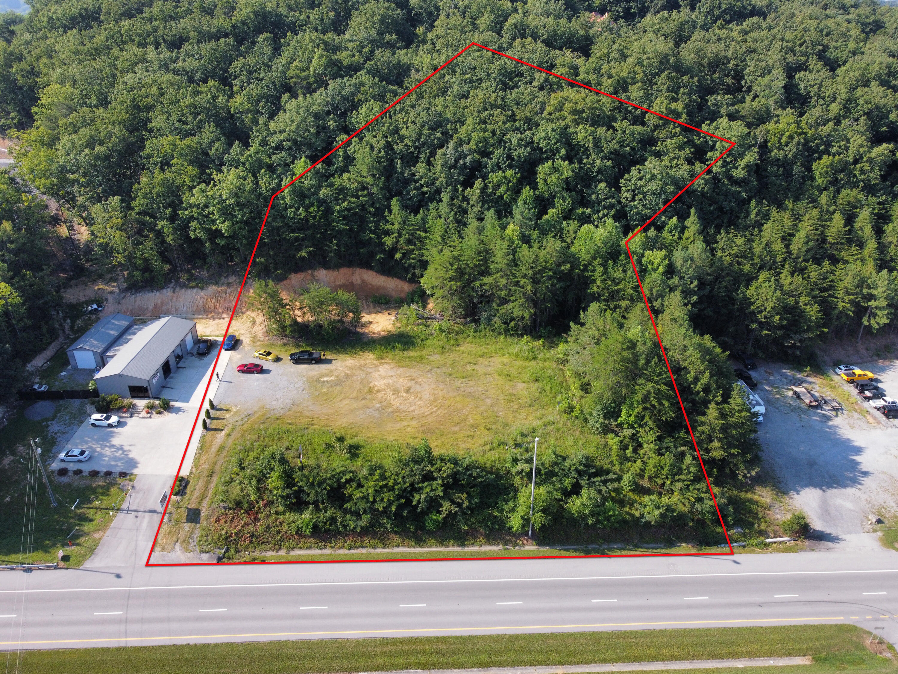 2045 S Lee Highway Property Photo 1