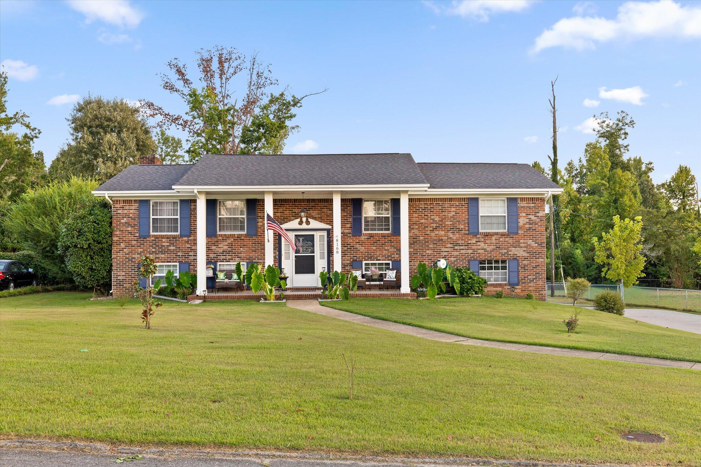 8168 Pinecrest Drive Property Photo 4