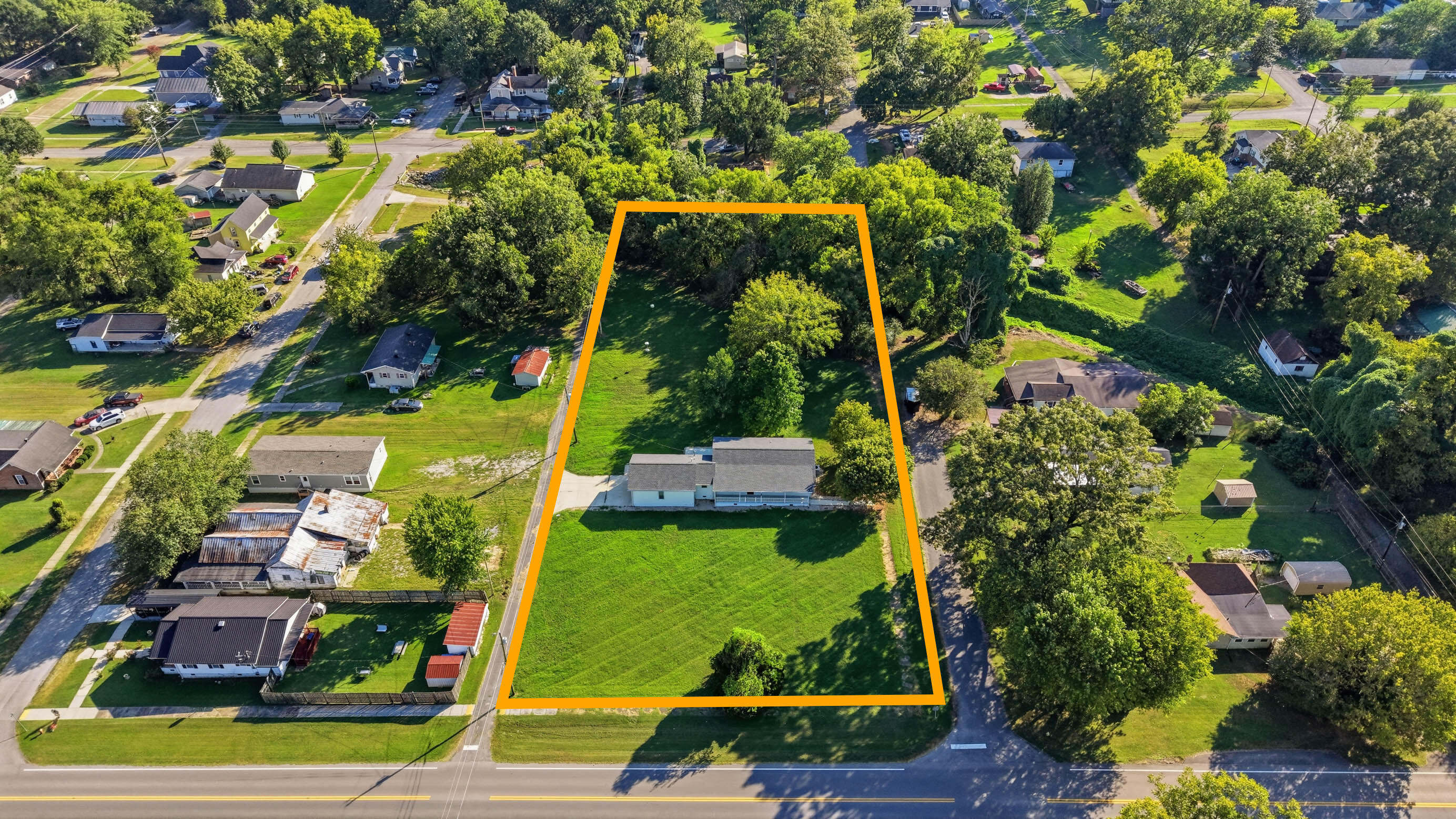 711 2nd Street Property Photo 1