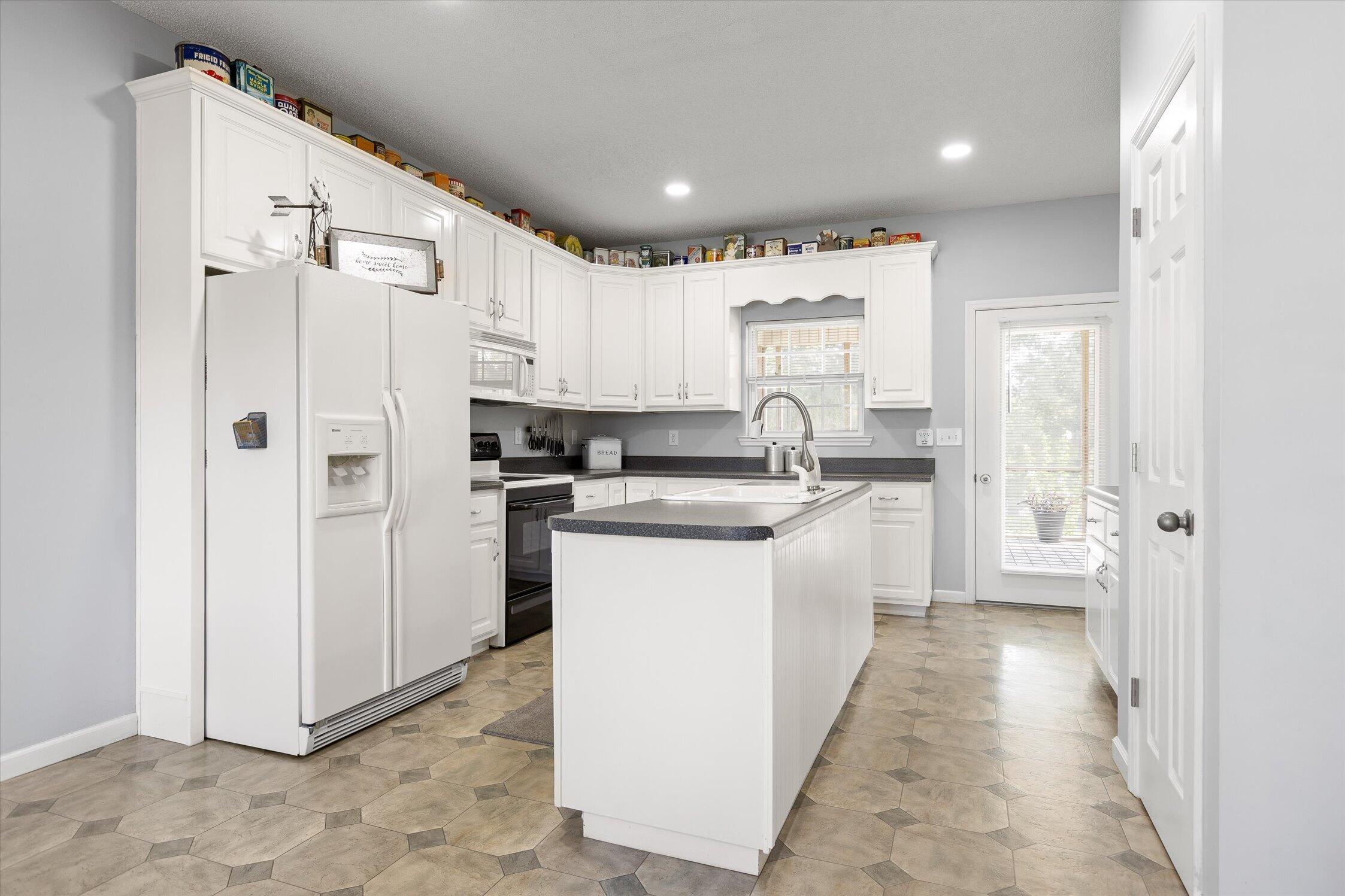 188 Valley Road Property Photo 3