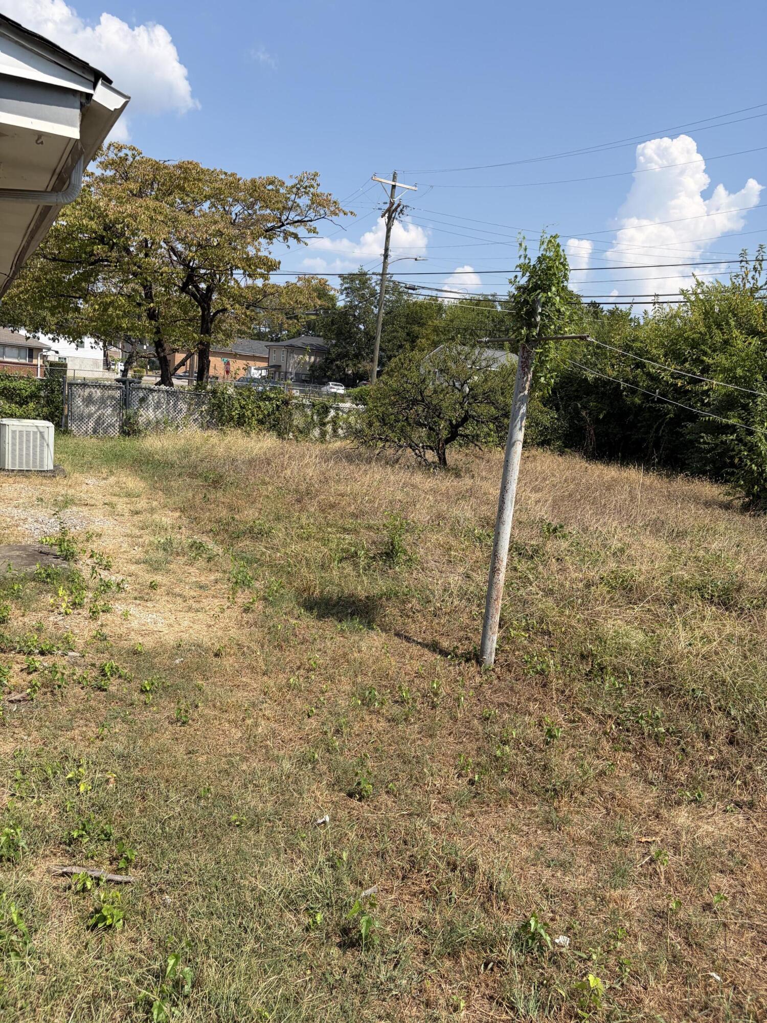 1824 E 27th Street Property Photo 5