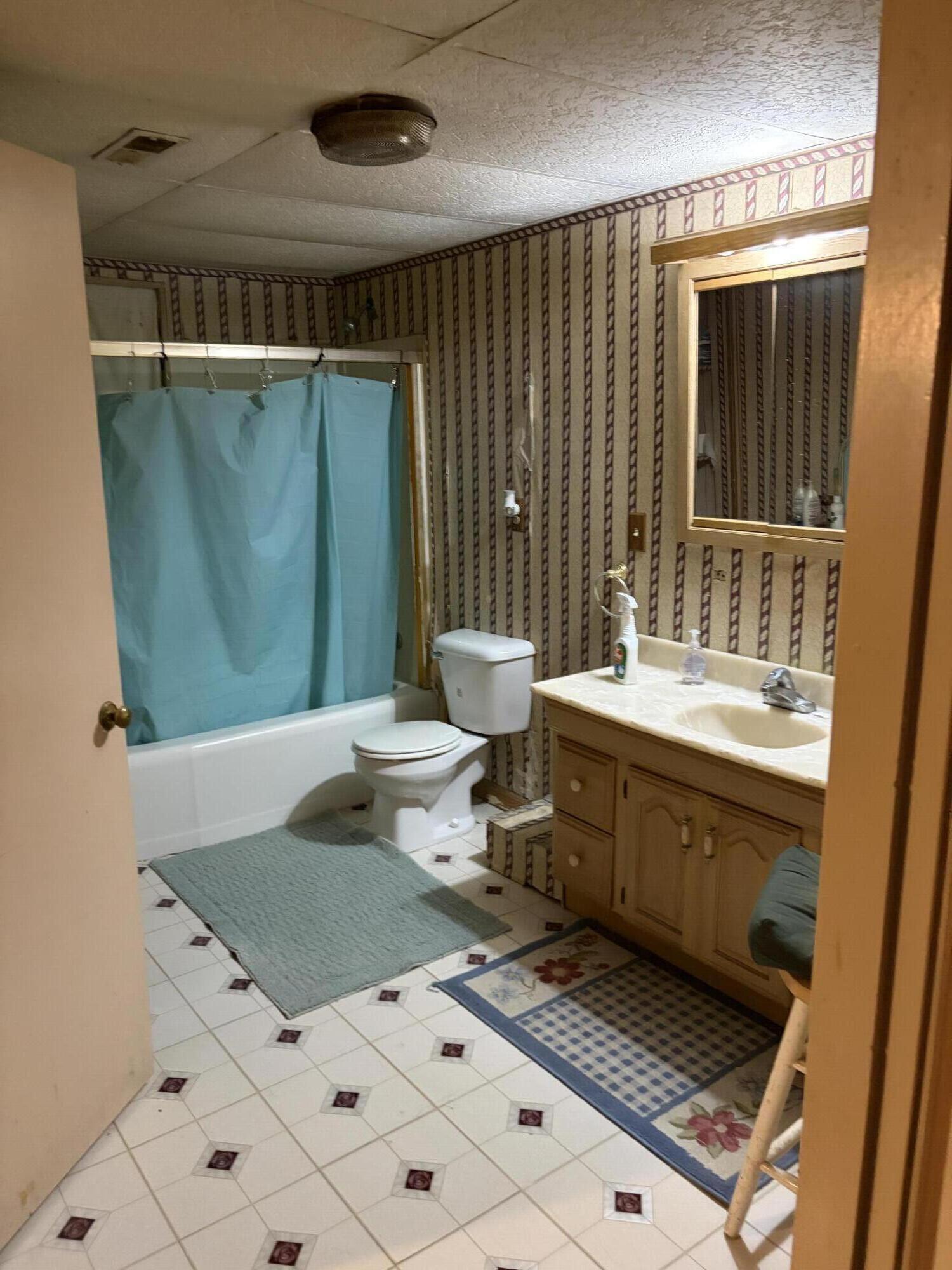 1824 E 27th Street Property Photo 8