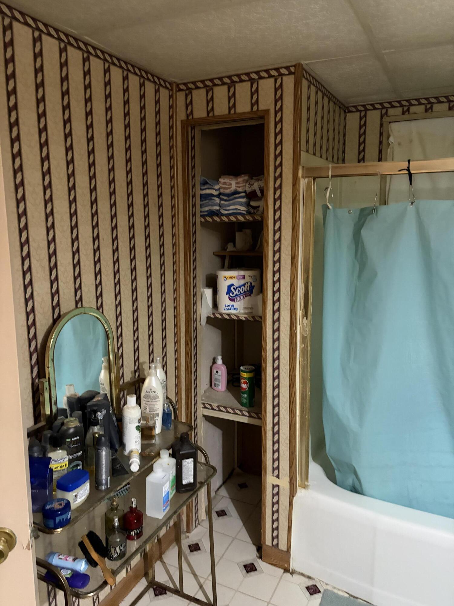 1824 E 27th Street Property Photo 9