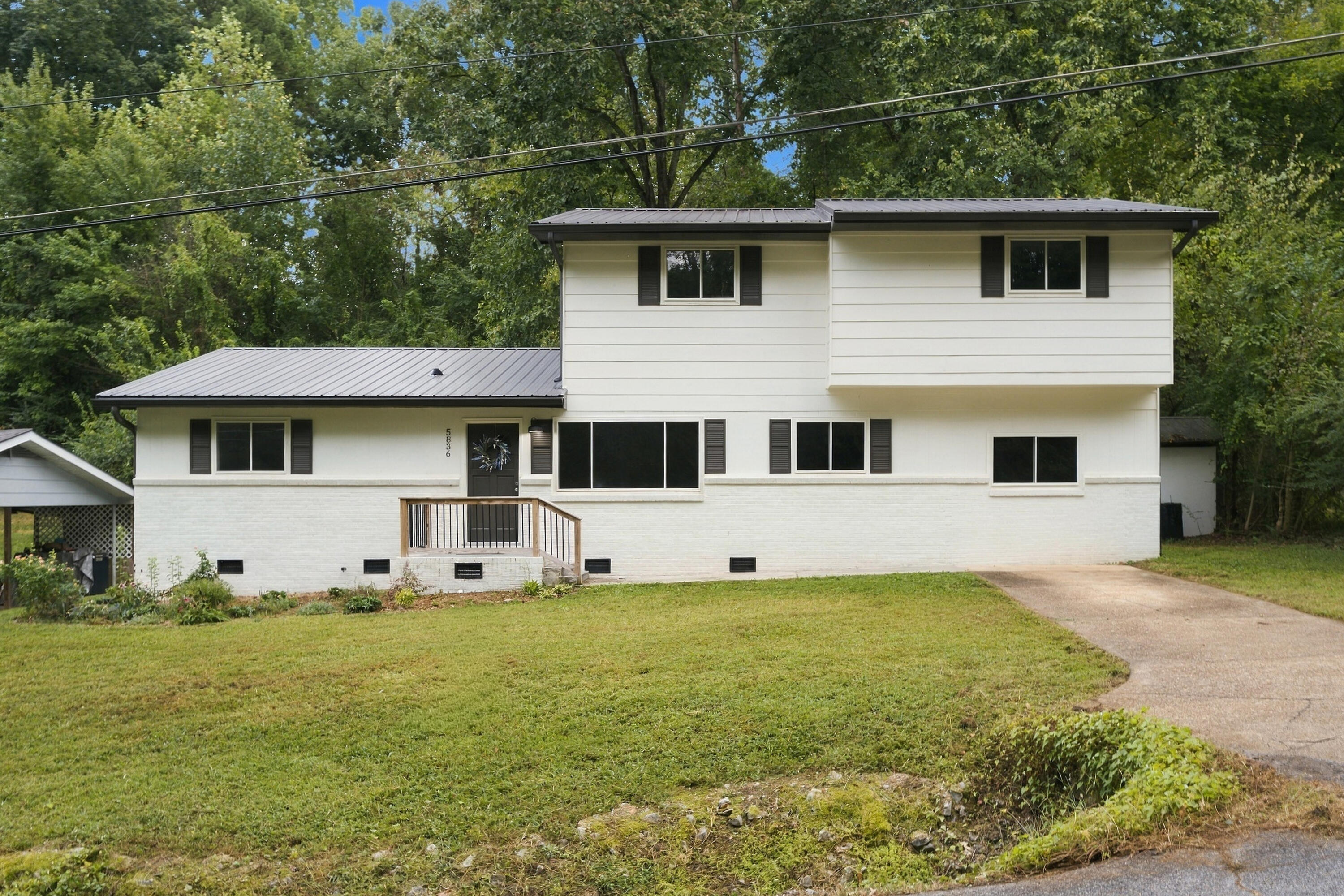 5836 Moody Sawyer Road Property Photo 1