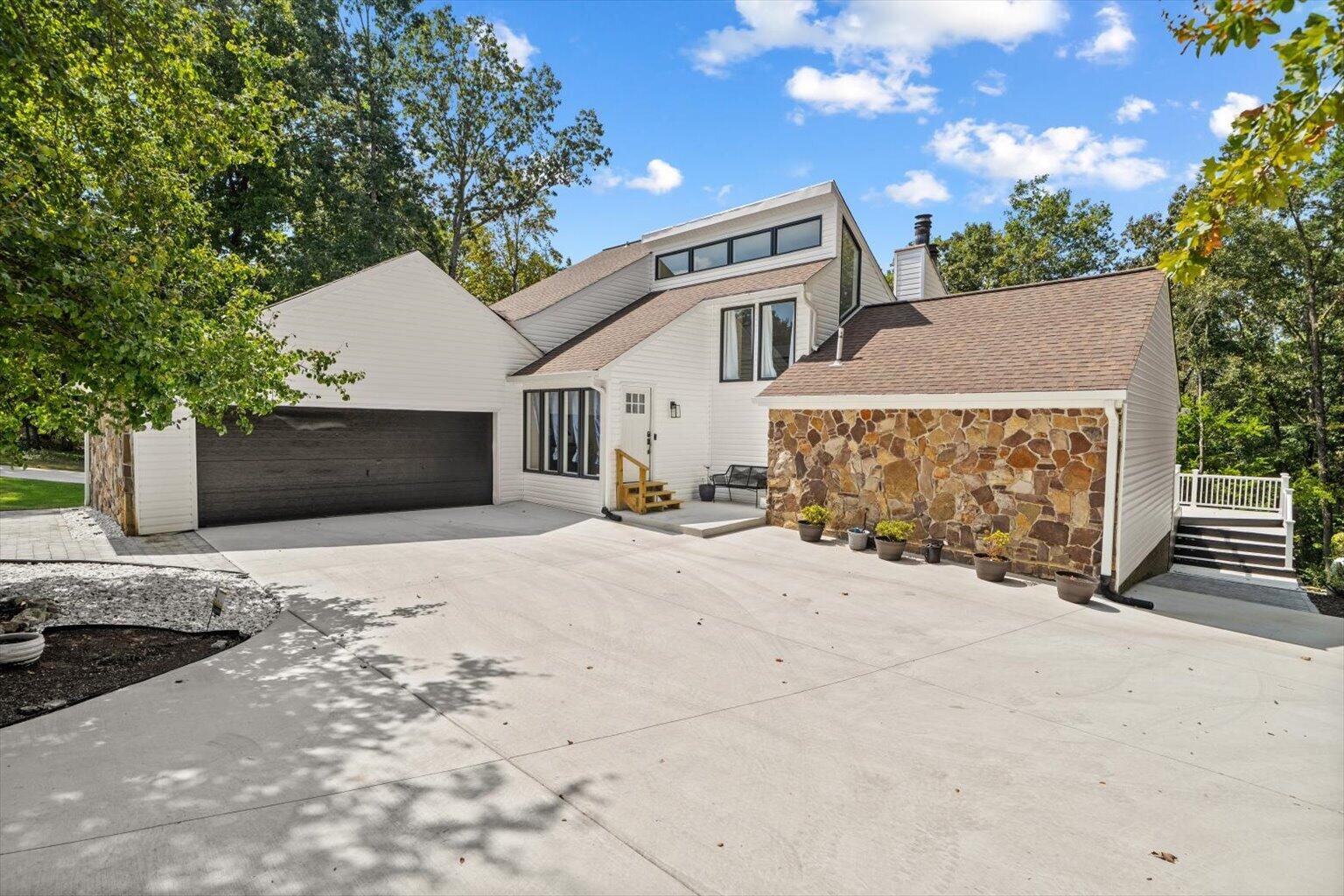 4205 Loftwood Drive Property Photo 1