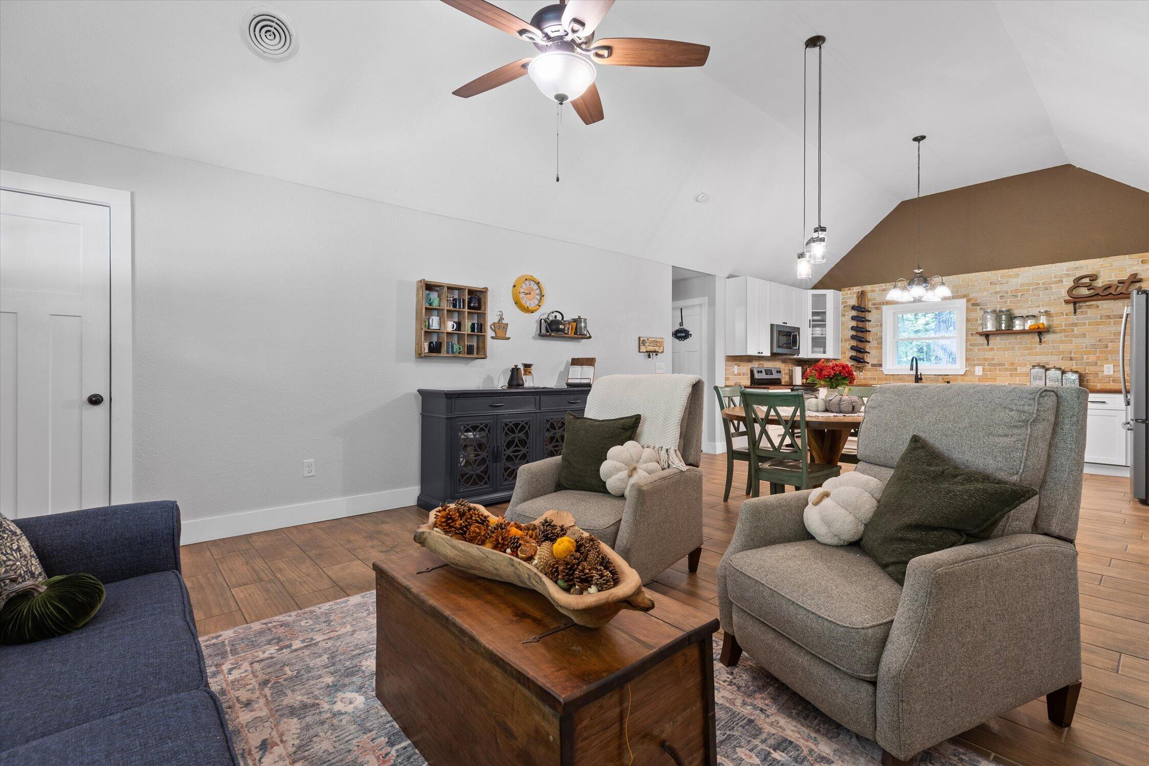 600 Edgeman Road Property Photo 14