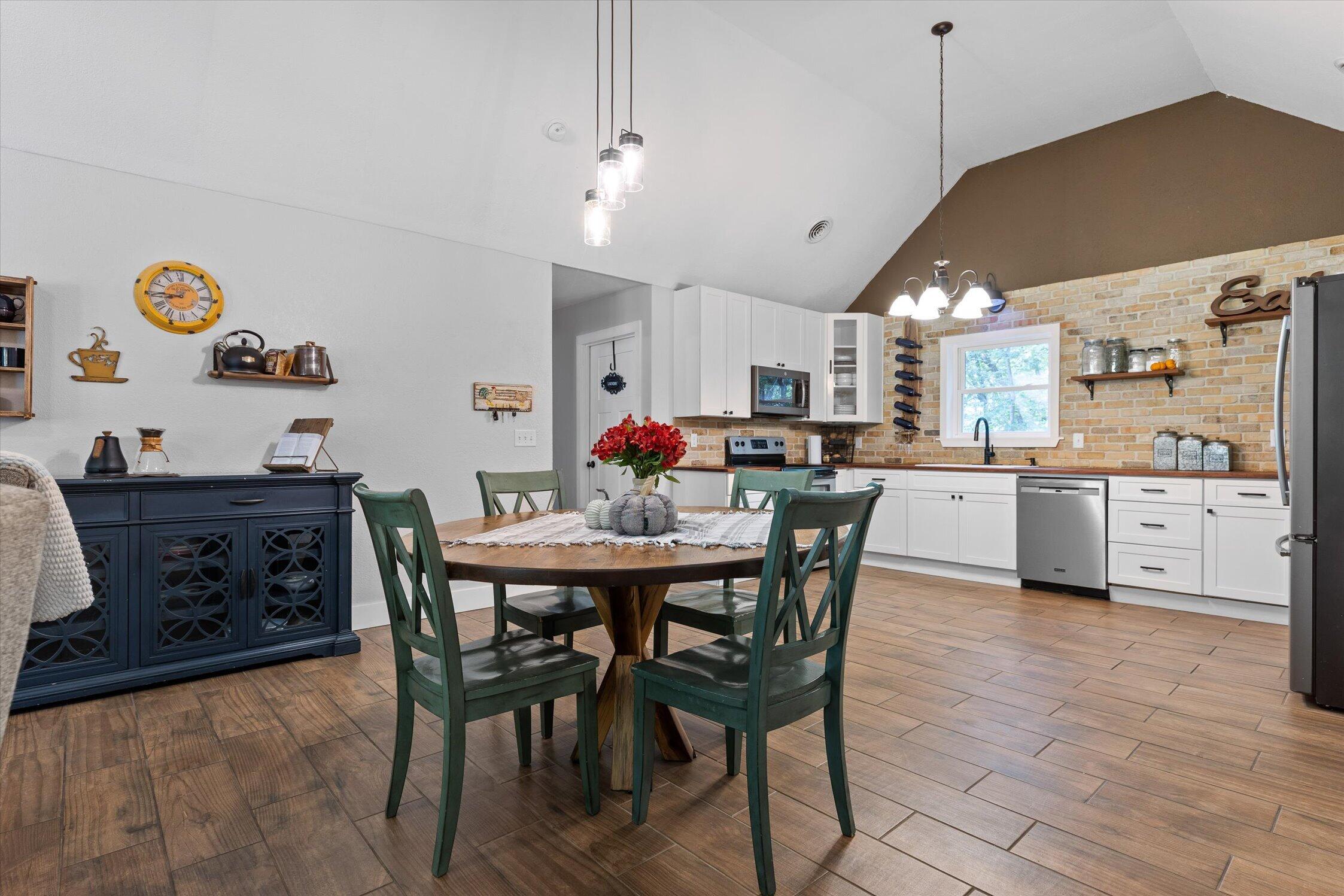 600 Edgeman Road Property Photo 17