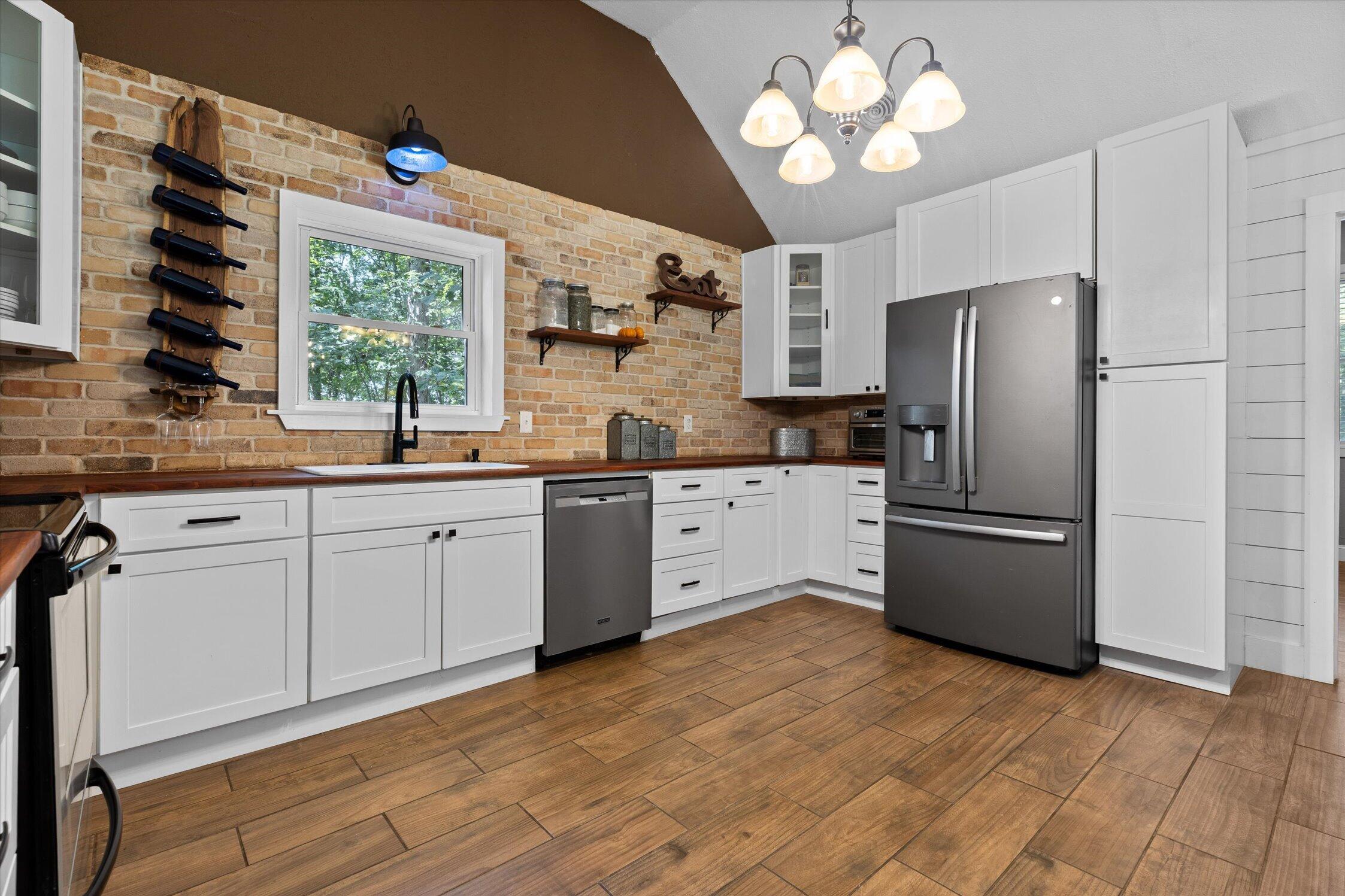 600 Edgeman Road Property Photo 19