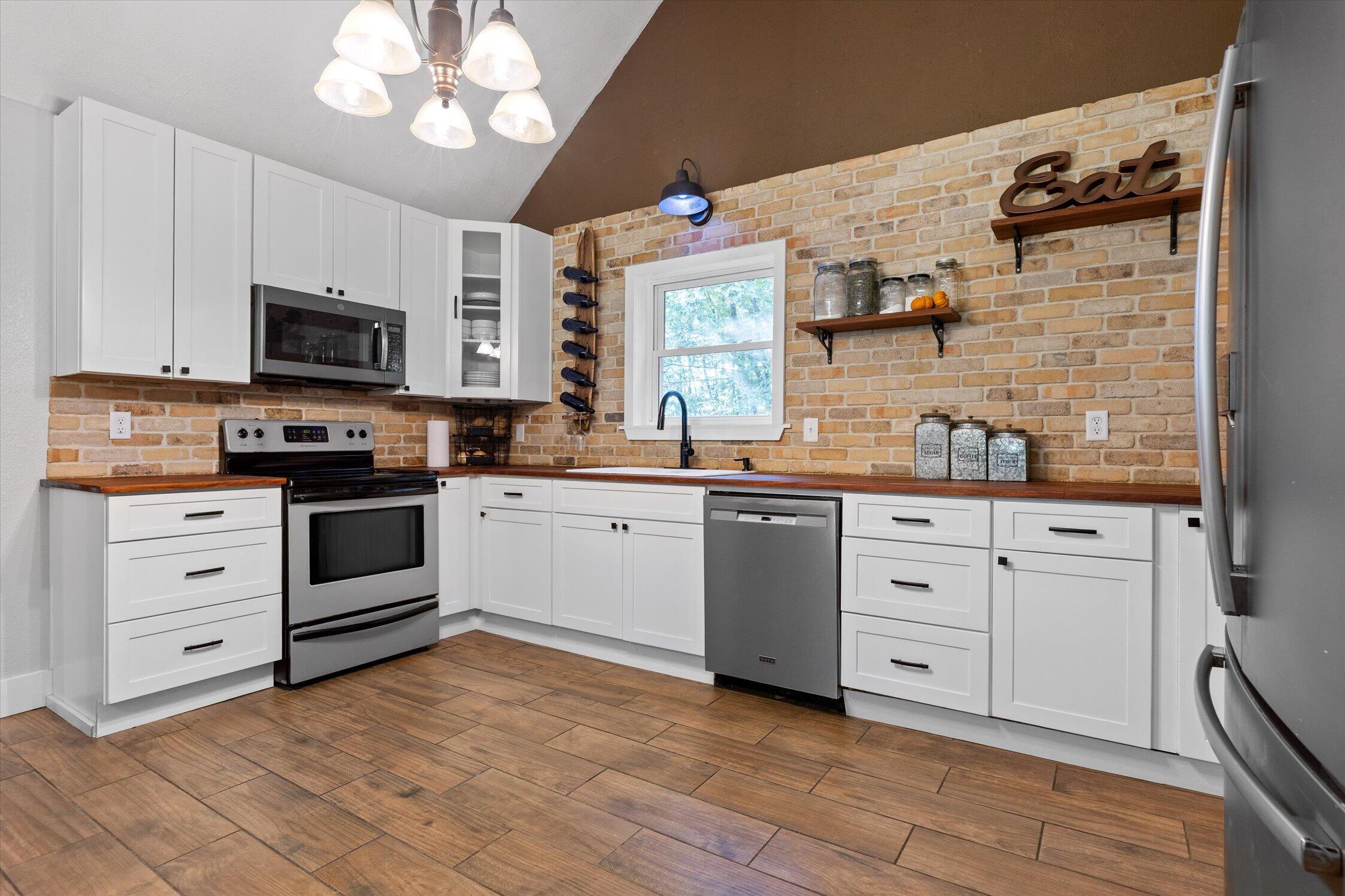 600 Edgeman Road Property Photo 20