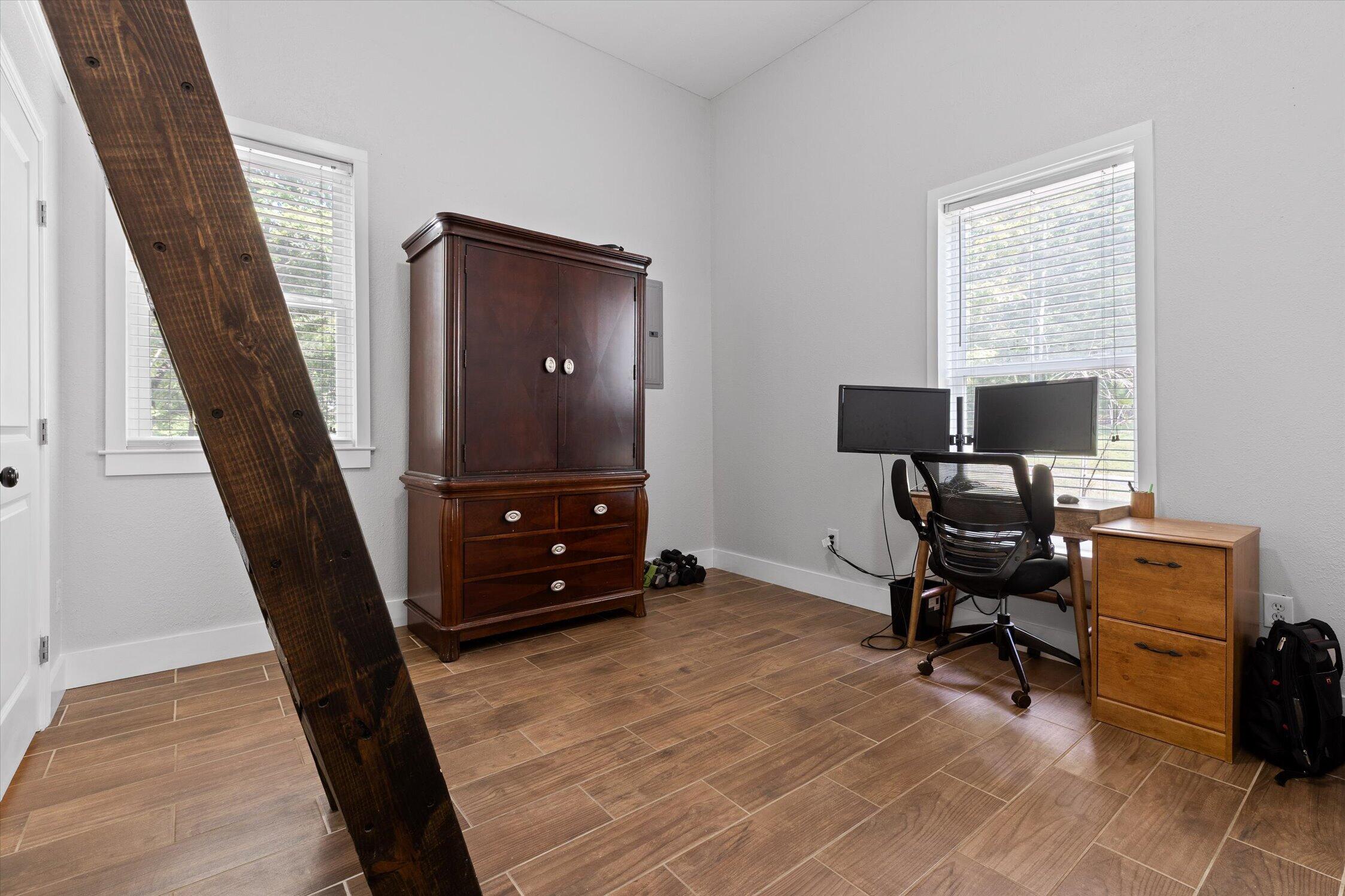 600 Edgeman Road Property Photo 32