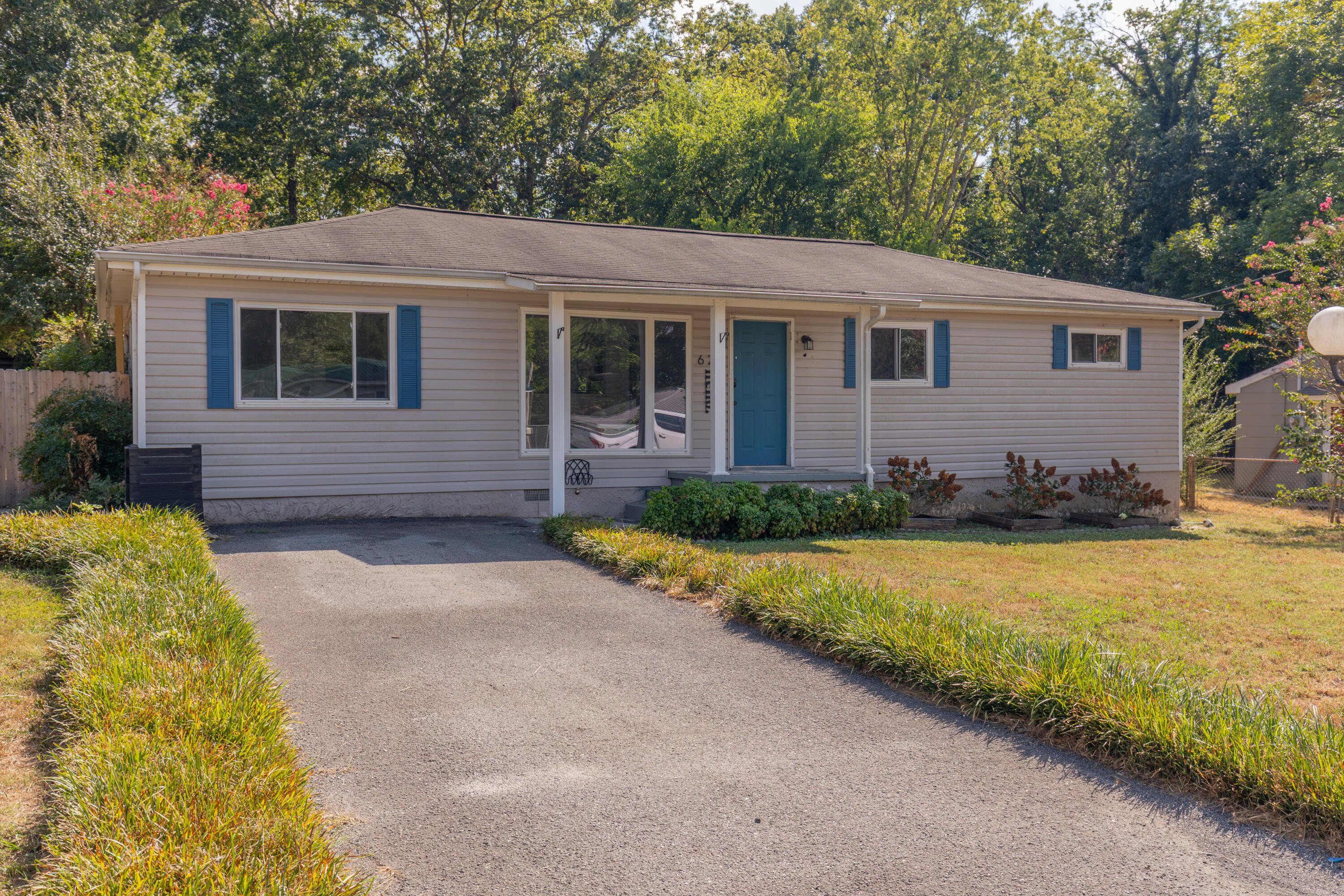 625 Union Avenue Property Photo 1