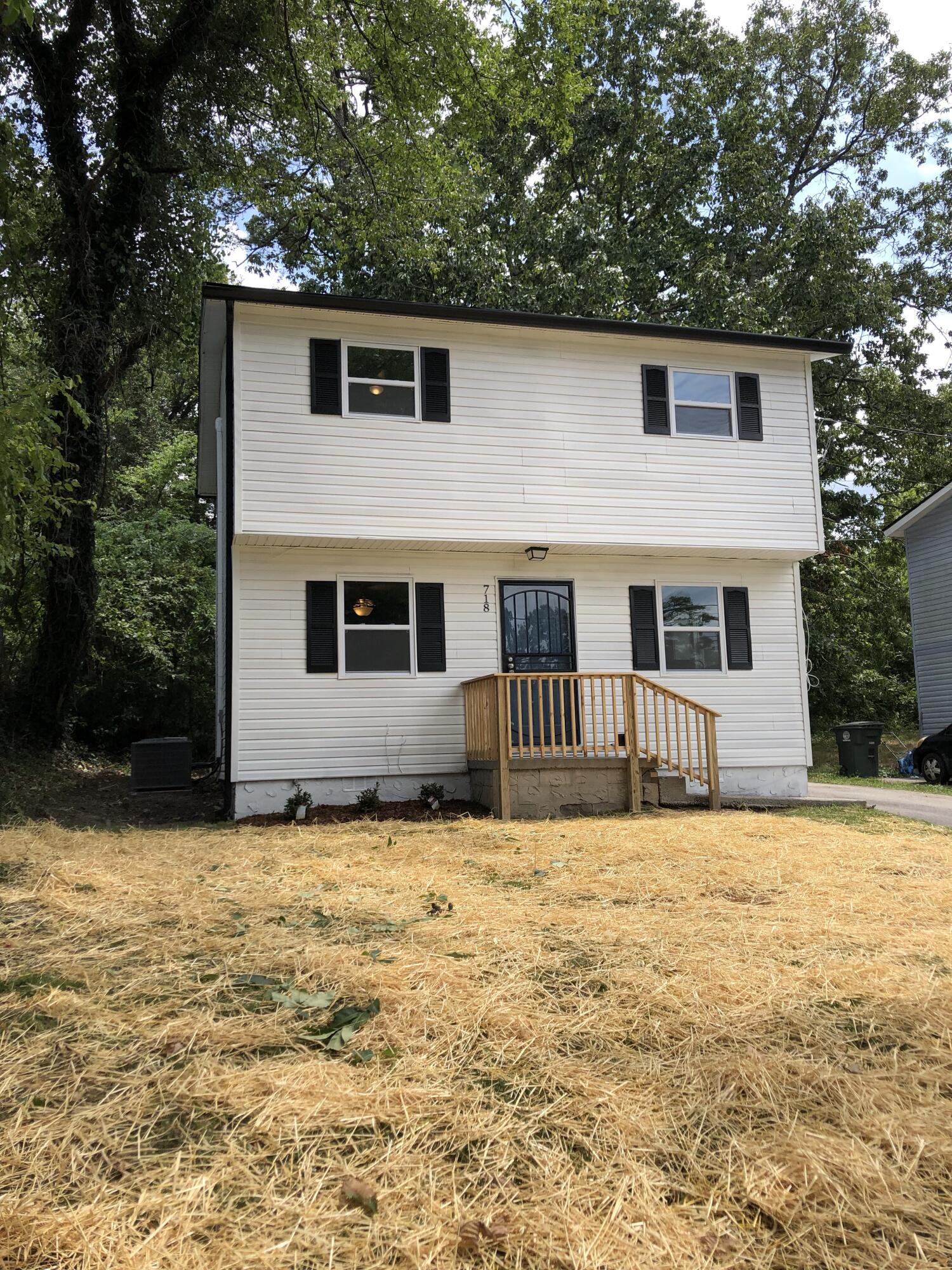 718 East Avenue Property Photo 1